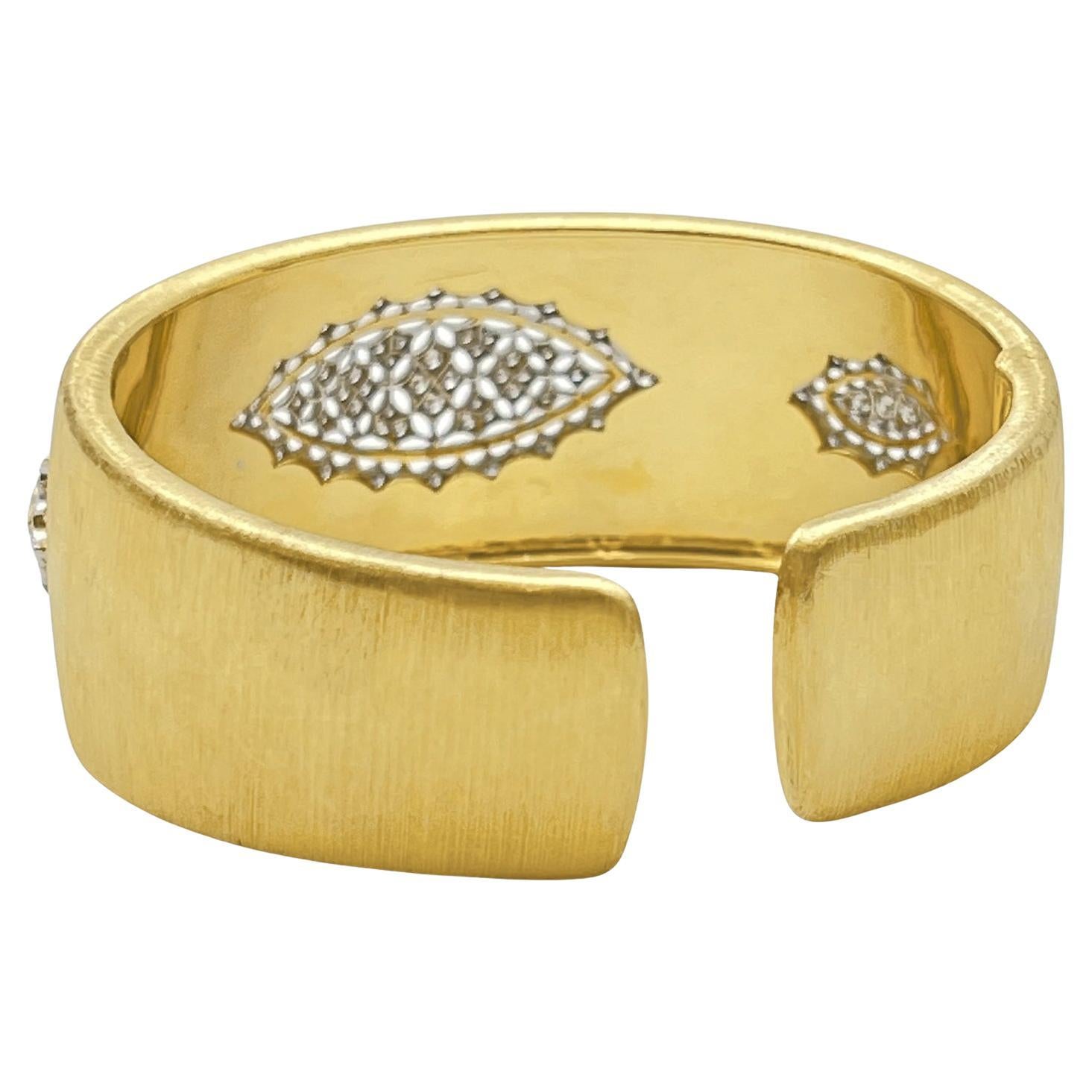 Brilliant Cut Buccellati 18k Gold Diamond Rigatto Cuff Bracelet For Sale