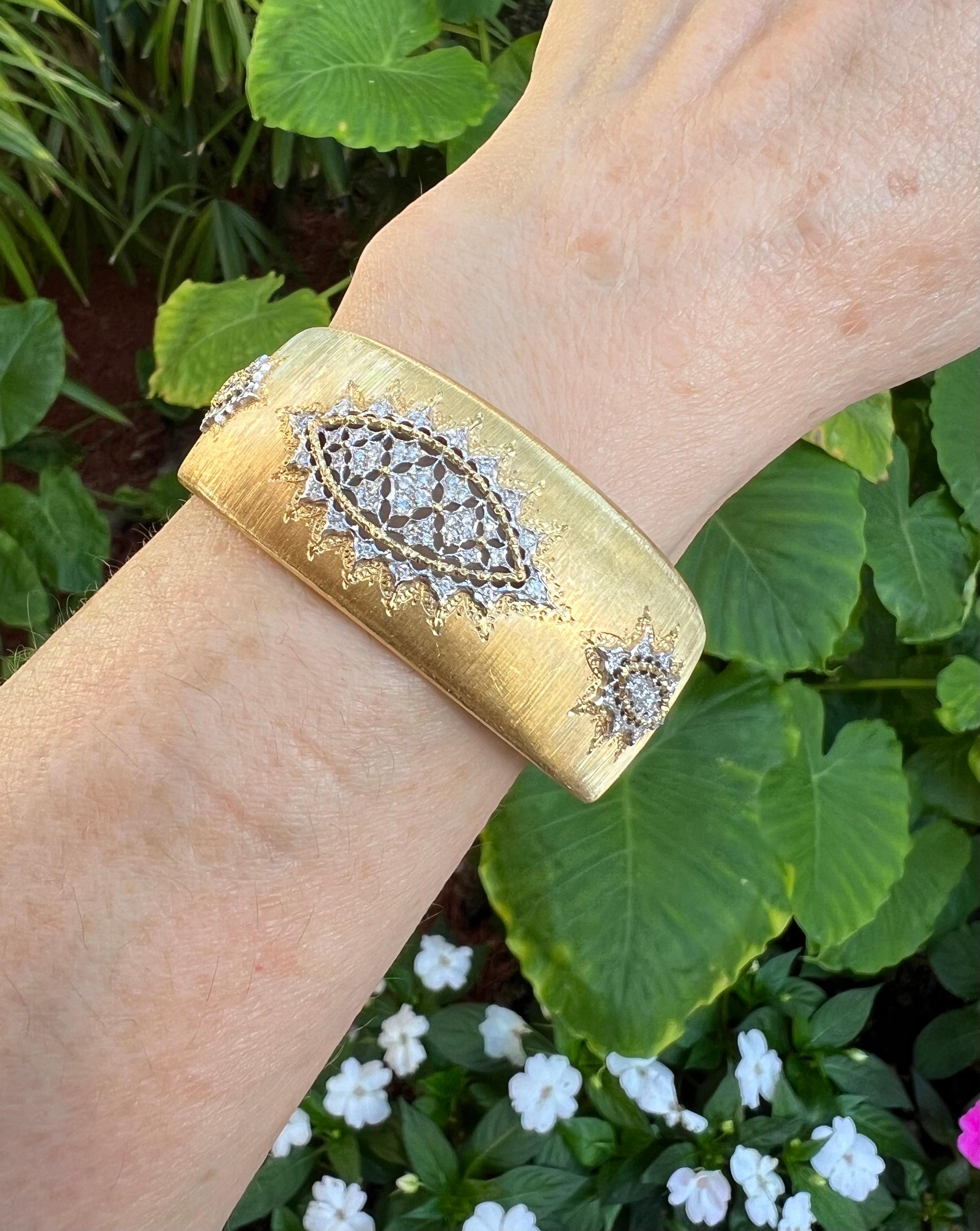 Buccellati 18k Gold Diamond Rigatto Cuff Bracelet For Sale 2