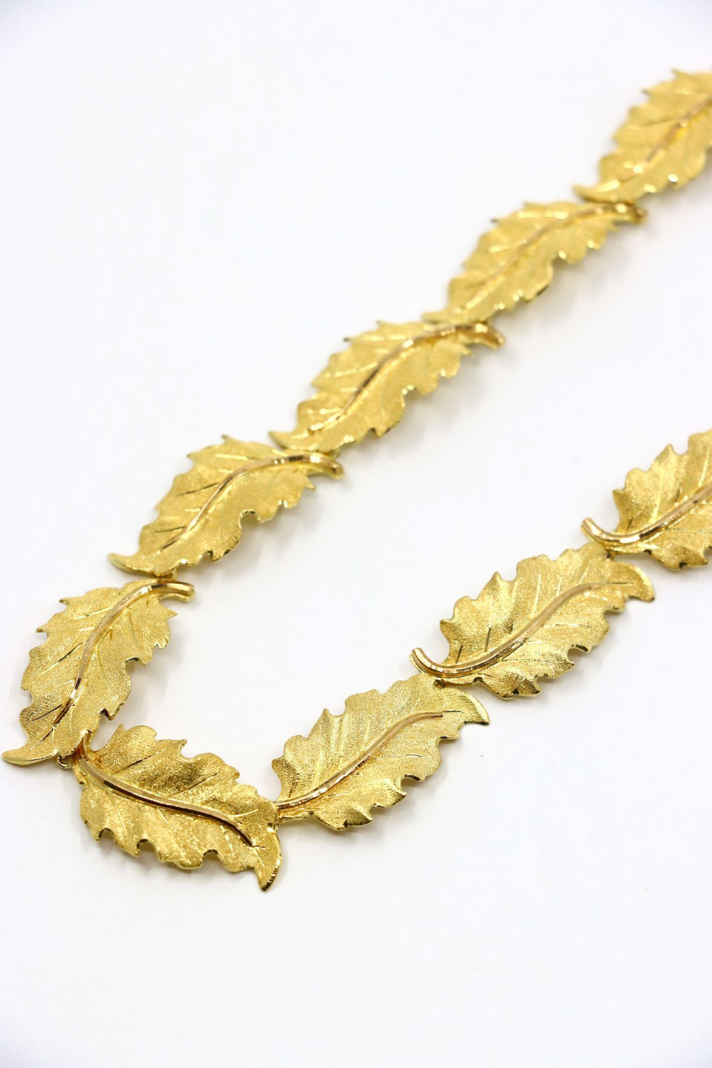 Buccellati 18K Gold Leaf Motif Necklace 4