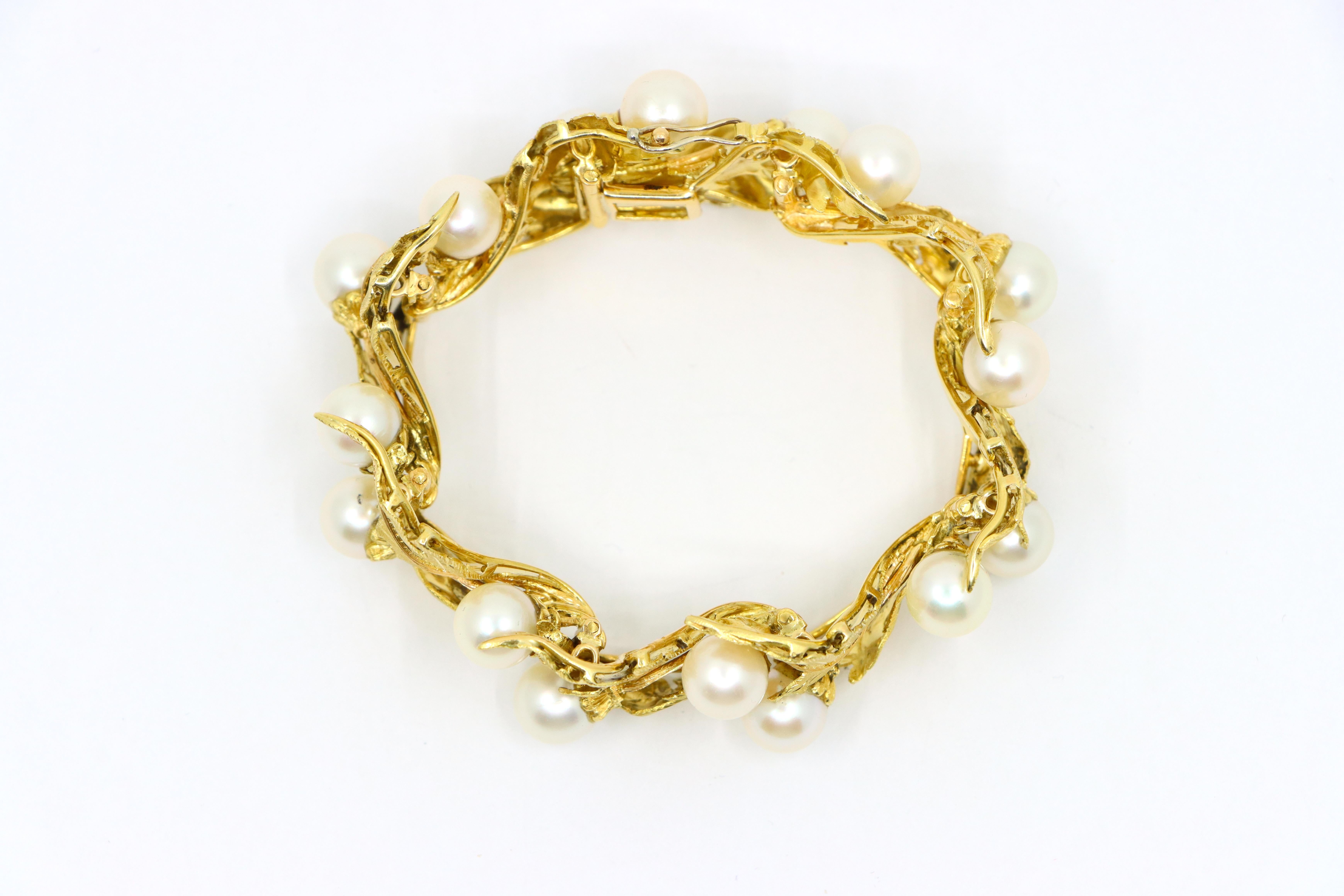 Buccellati 18K Gold Leaf Motif Pearl Bracelet 2