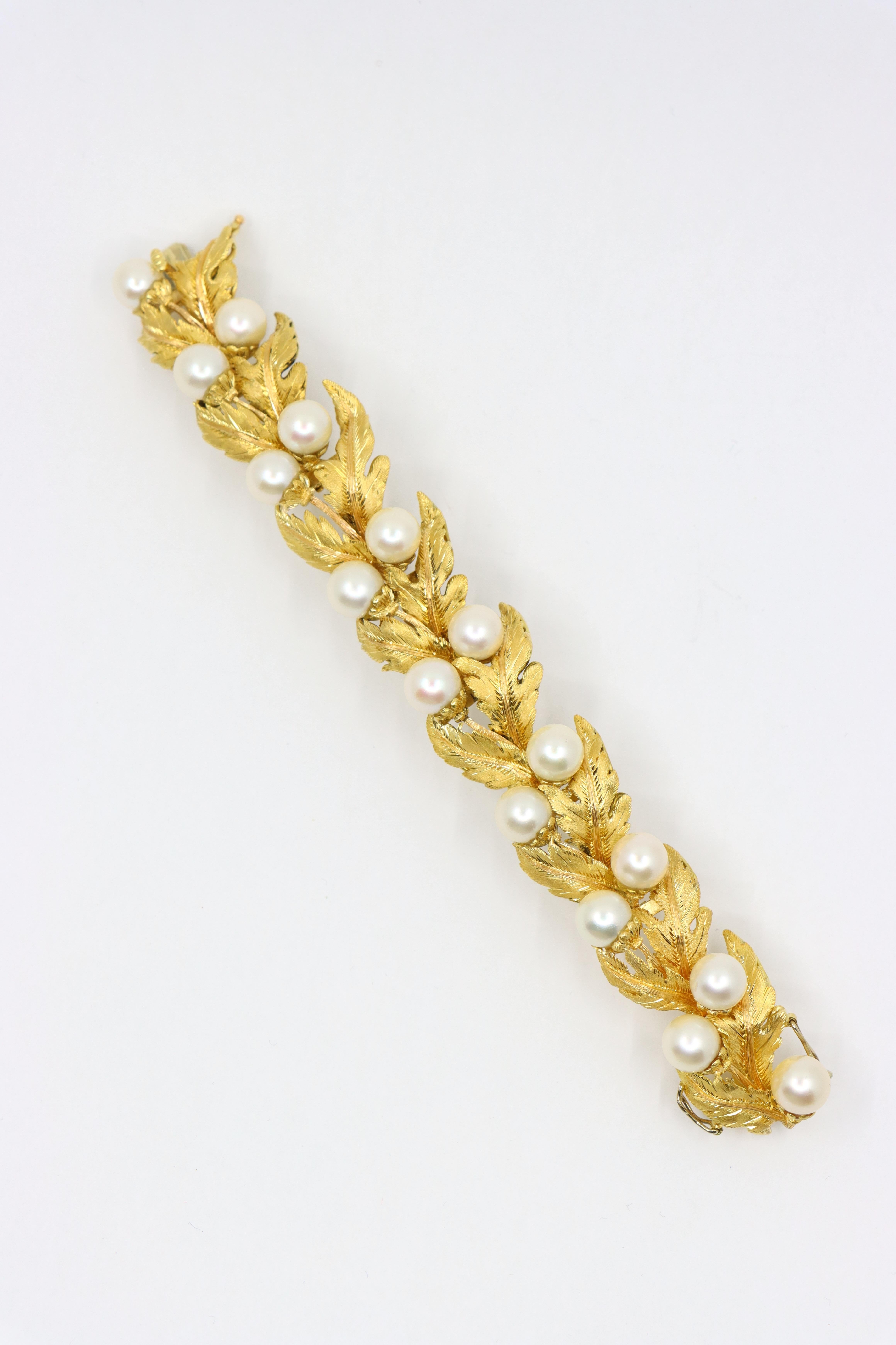 Buccellati 18K Gold Leaf Motif Pearl Bracelet 3