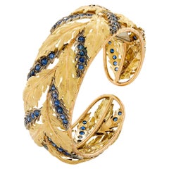 Buccellati Manchette en or tricolore 18 carats à motif feuillagé avec saphirs bleus, taille 6,5