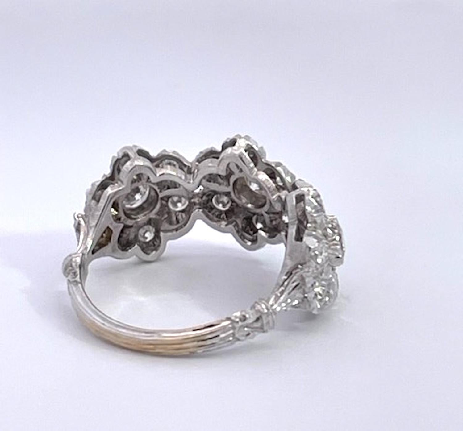 Buccellati 18K White gold Diamond 3 Blossom Ring For Sale 6