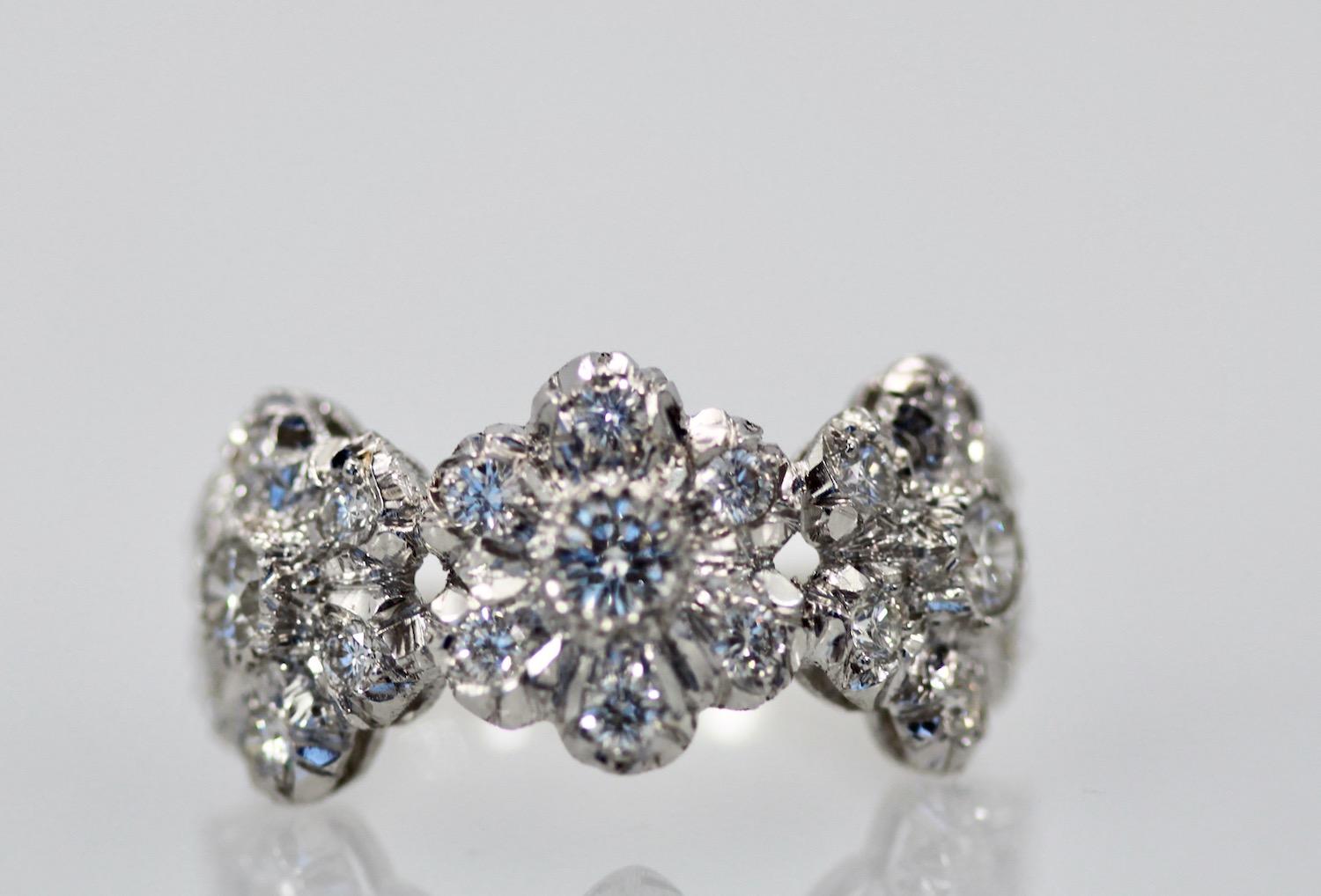 Round Cut Buccellati 18K White gold Diamond 3 Blossom Ring For Sale
