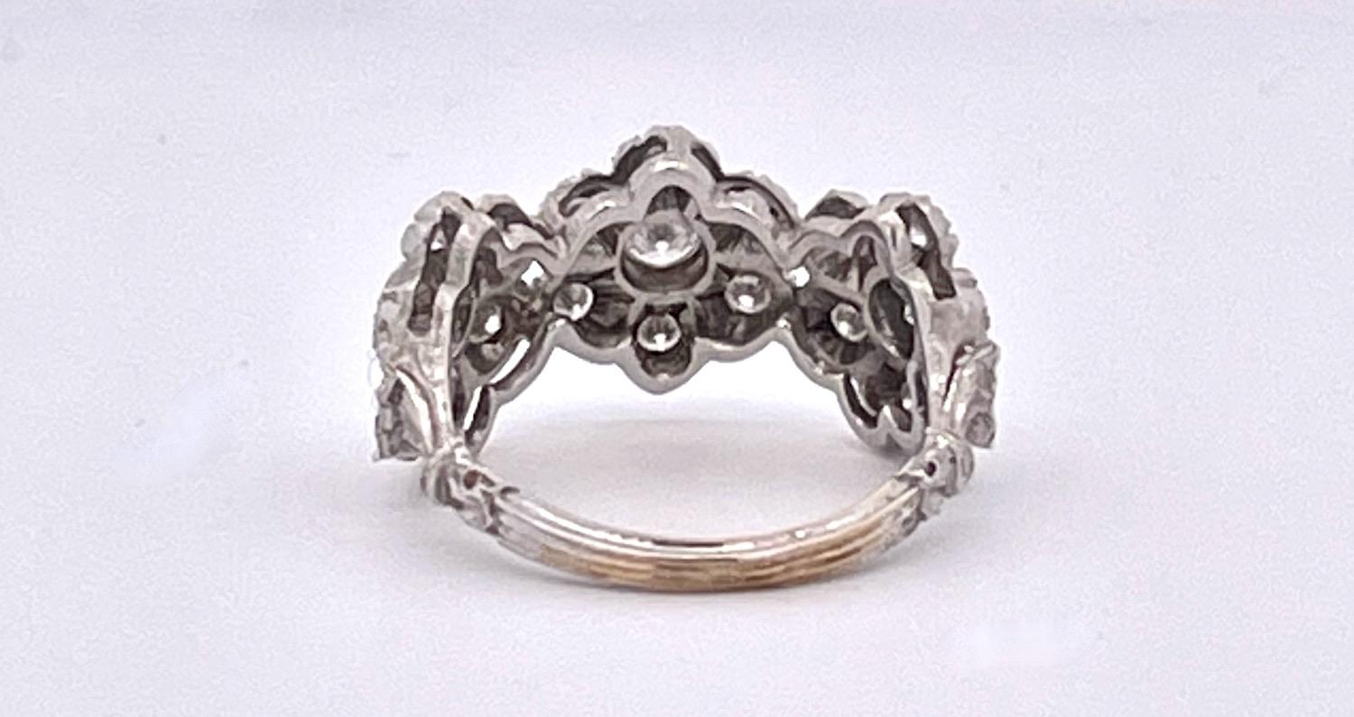 Anello 3 Fiori con Diamante in oro bianco 18 carati di Buccellati In condizioni buone in vendita a North Hollywood, CA