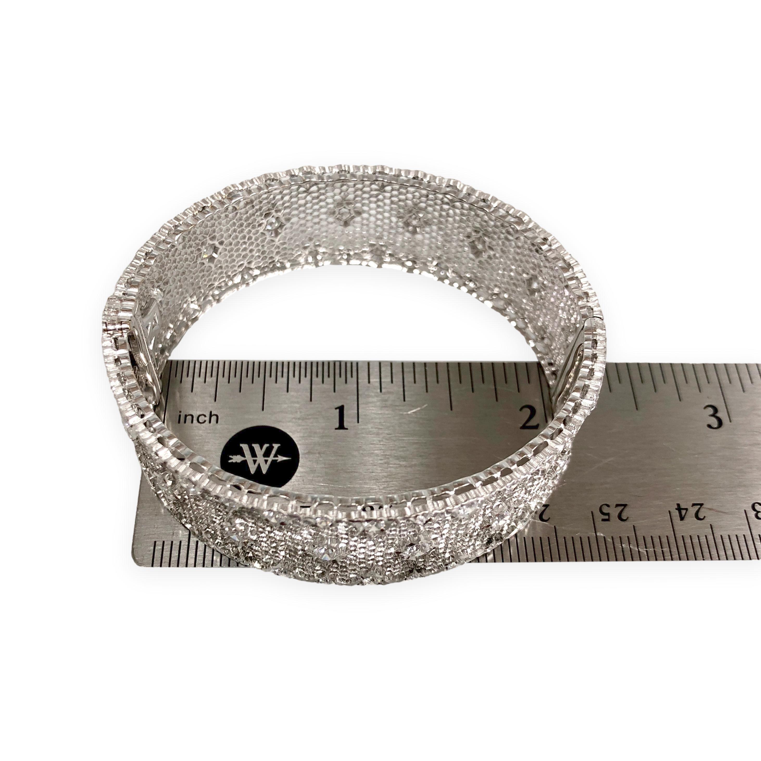 Buccellati 18K Oro Blanco Tul Brocado Panal de Diamantes Pulsera - 3.59 Cts en venta 2