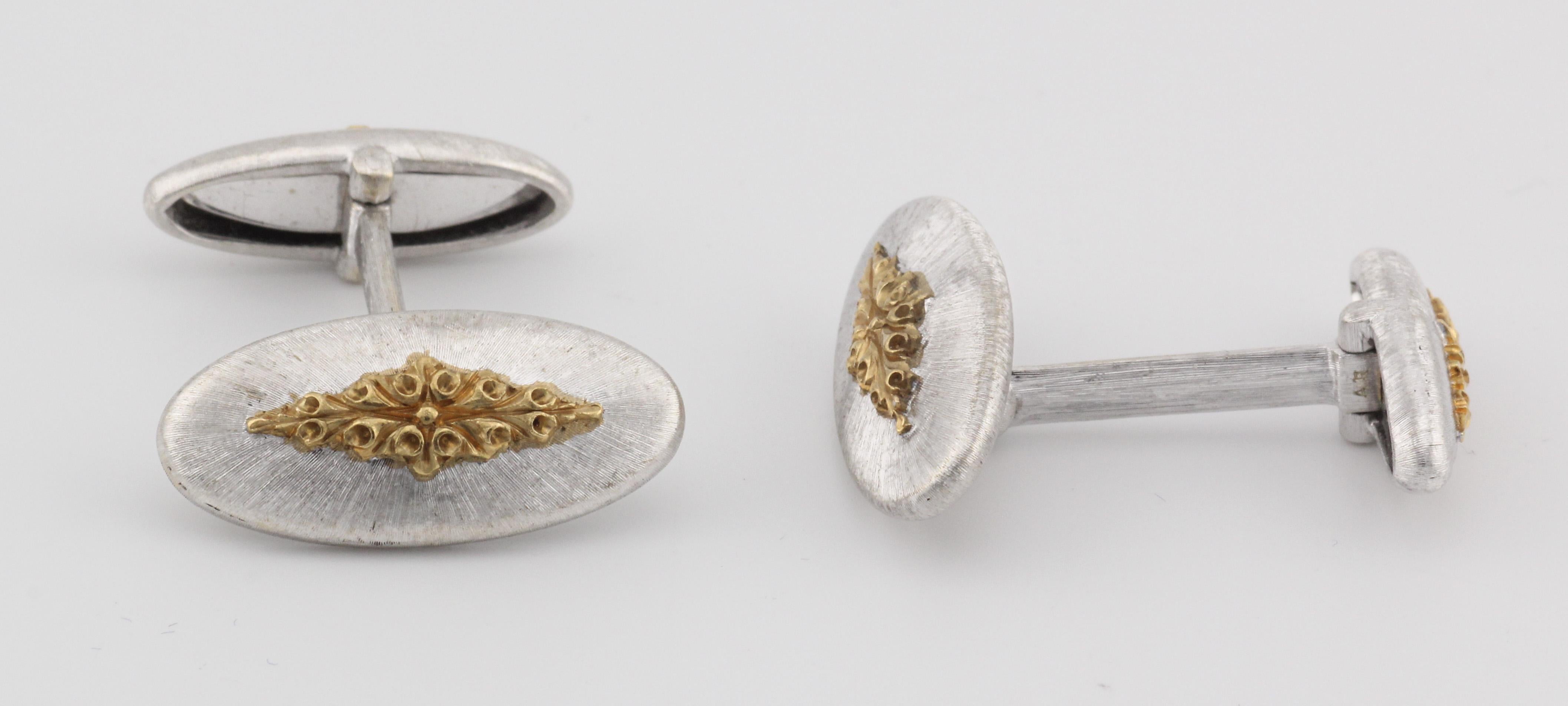 Buccellati 18K White Yellow Gold Cufflinks 3 Studs Set In Good Condition For Sale In Bellmore, NY