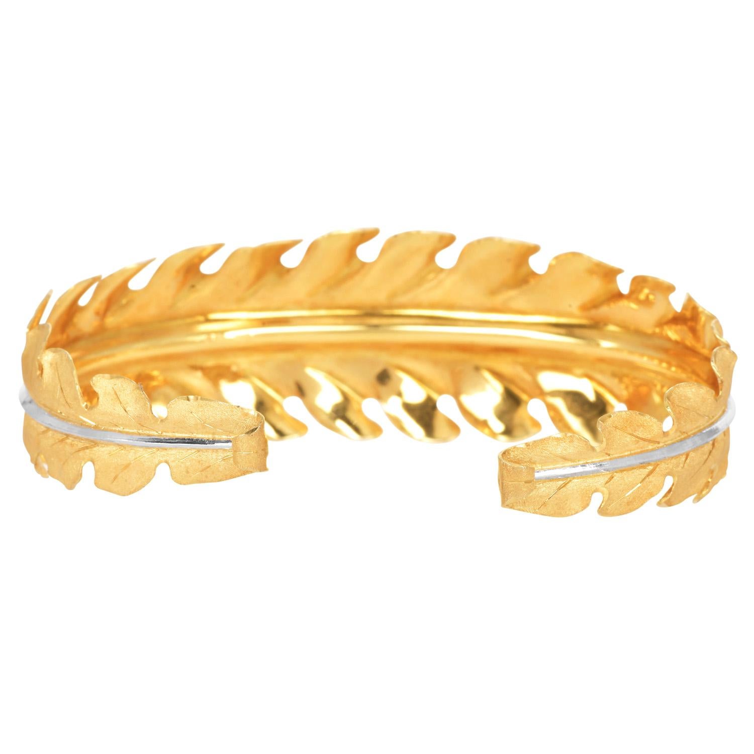 Bracelet manchette à feuilles en or jaune et blanc 18K Buccellati en vente 2