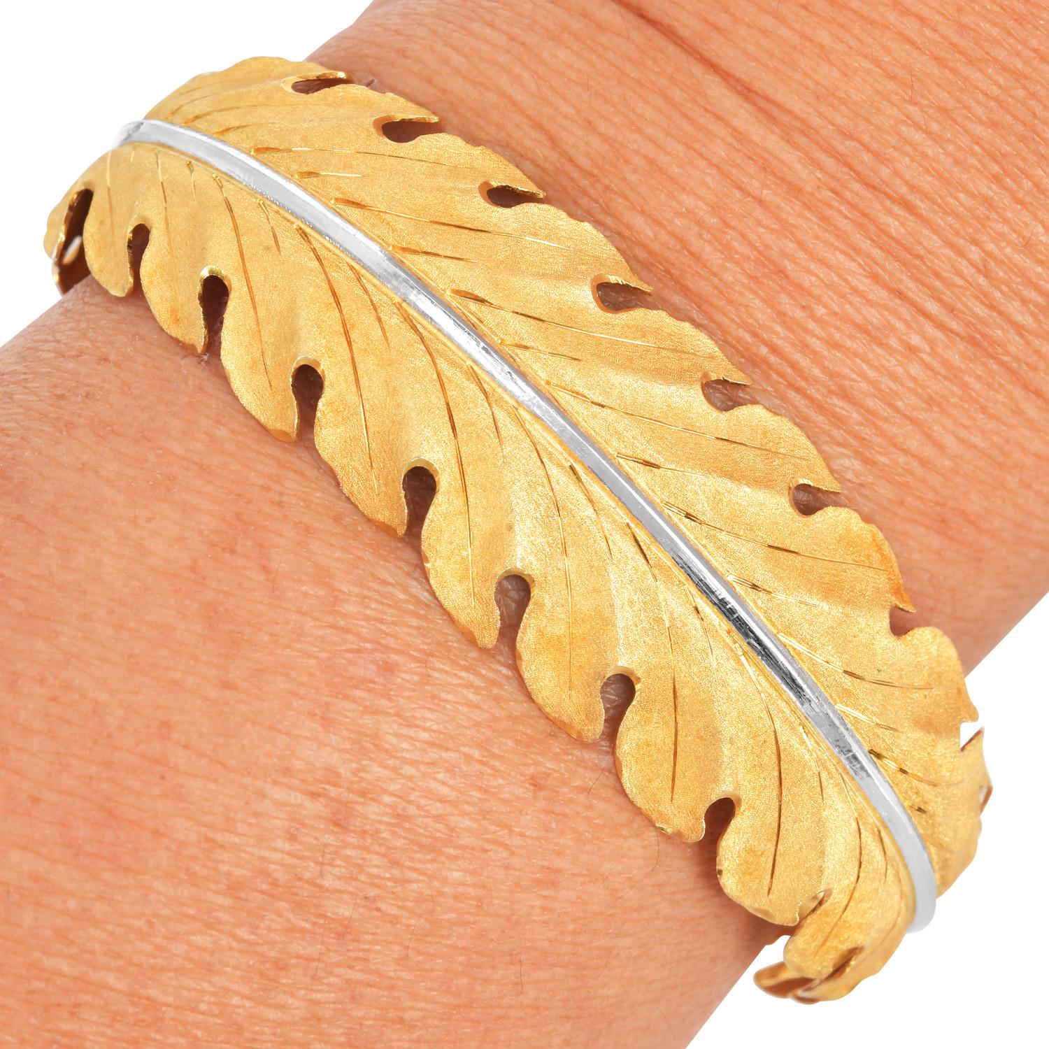 Bracelet manchette à feuilles en or jaune et blanc 18K Buccellati en vente 5