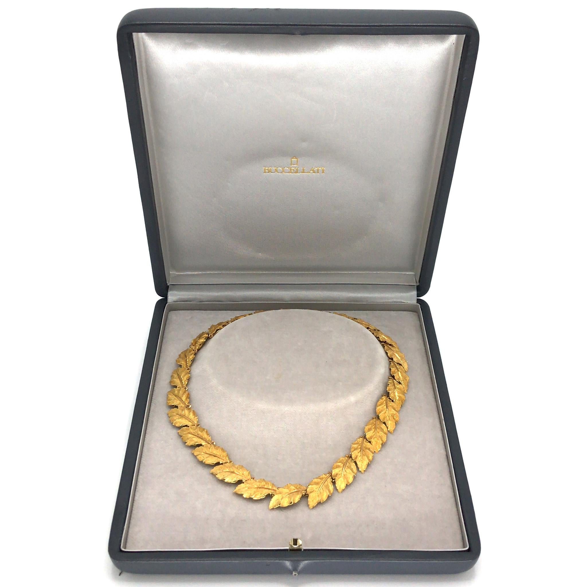 Buccellati Blatt-Halskette aus 18 Karat Gelbgold im Zustand „Gut“ im Angebot in New York, NY