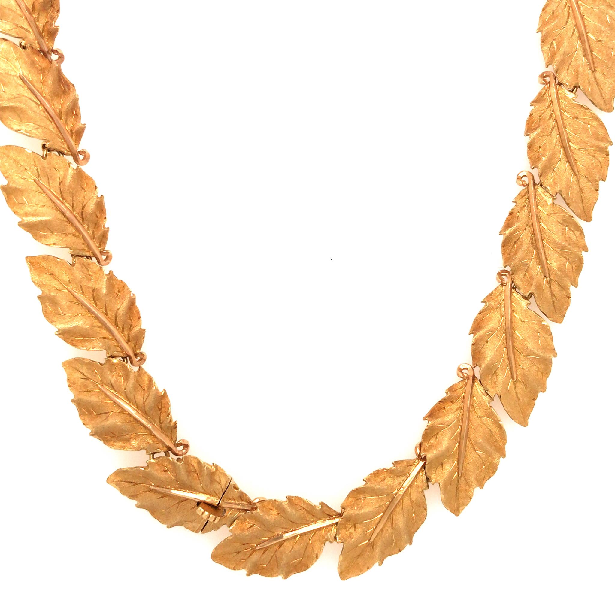 Buccellati 18k Yellow Gold Leaf Necklace For Sale 1