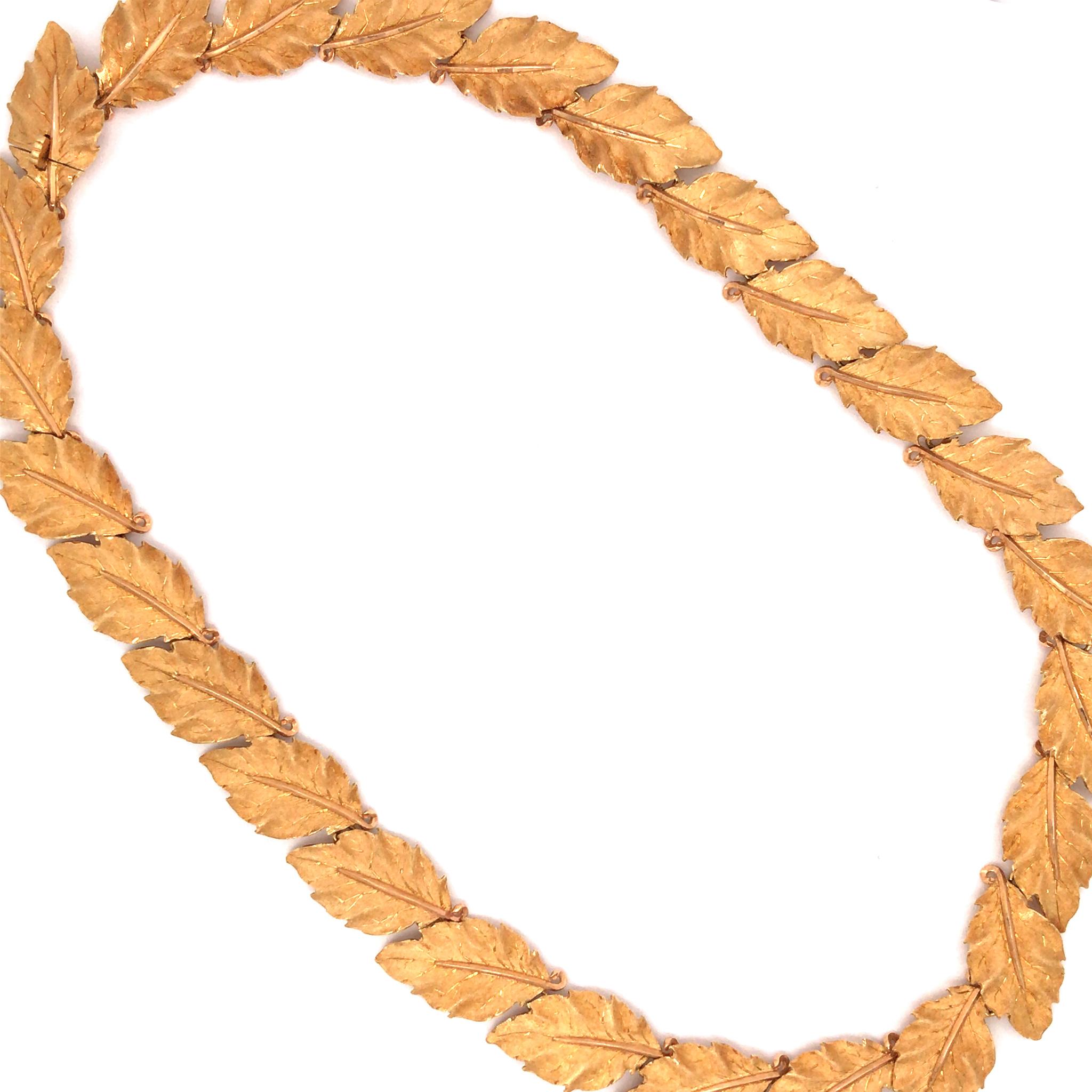 Buccellati 18k Yellow Gold Leaf Necklace For Sale 2