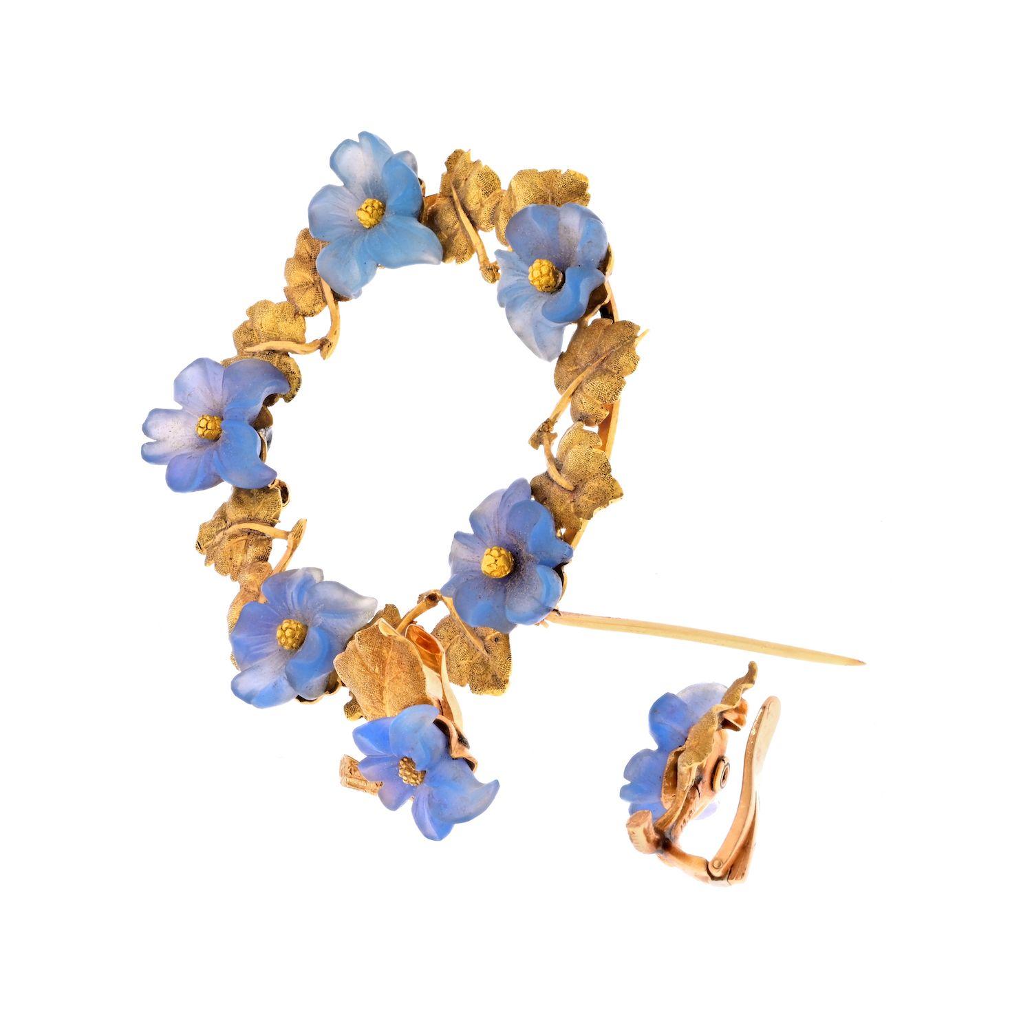 Buccellati Ensemble broche couronne et boucles d'oreilles à fleurs rondes en or jaune 18 carats Excellent état - En vente à New York, NY