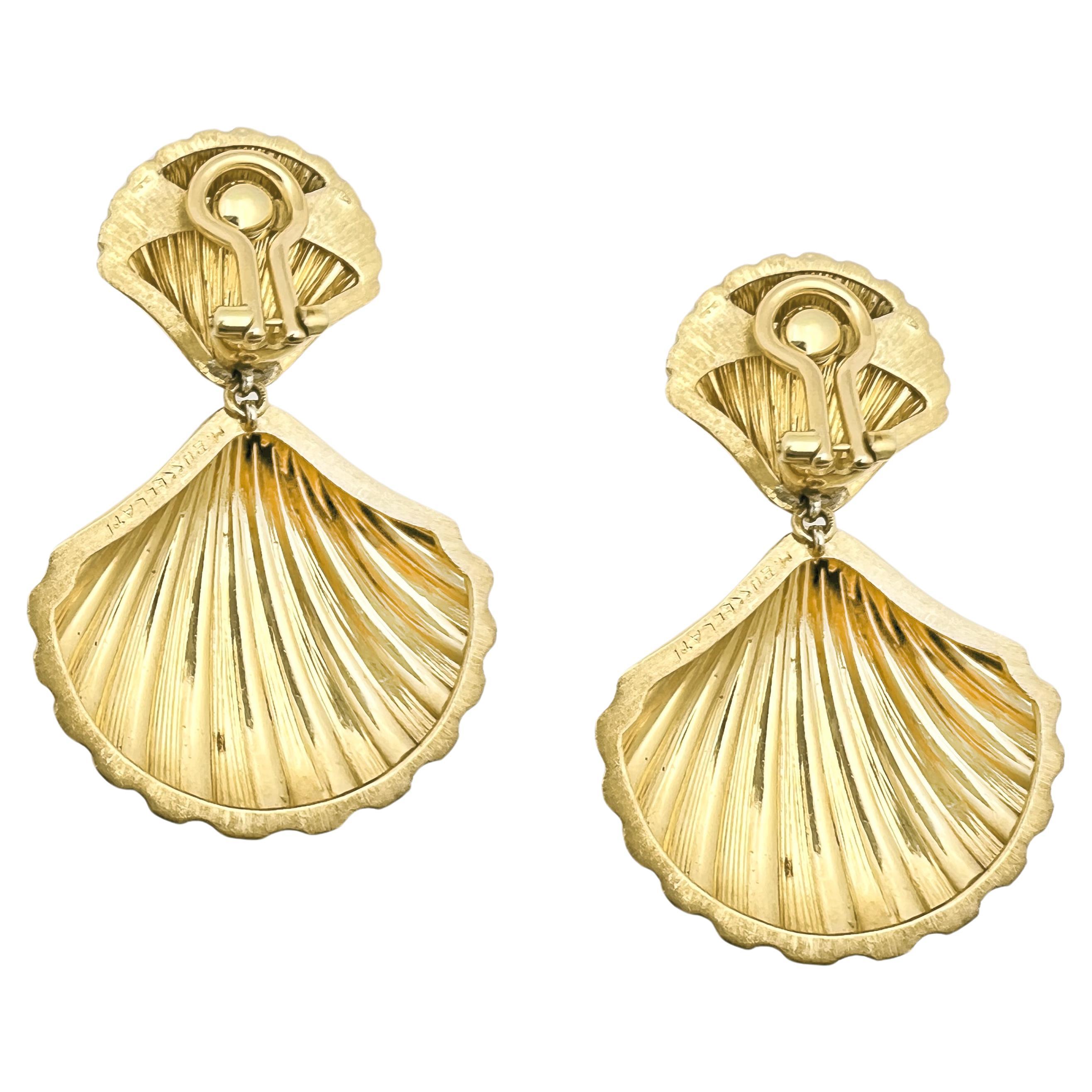 Buccellati 18k Yellow Gold Shell Drop Earrings In Excellent Condition In Palm Beach, FL