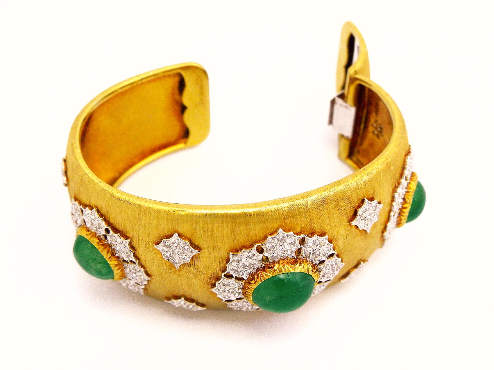 Cabochon Buccellati 18K Yellow White Gold Emerald Diamond Cuff Bracelet For Sale