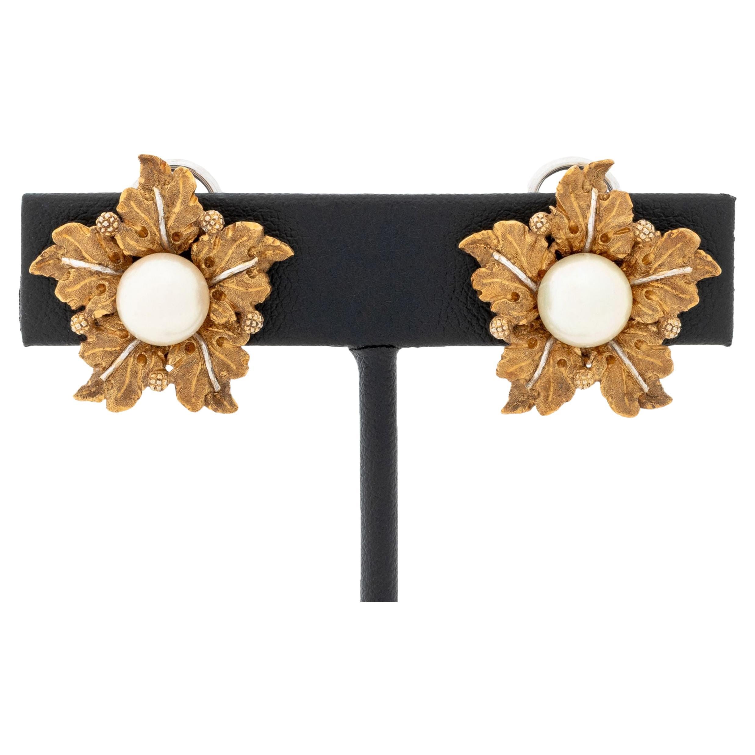 Orecchini di perle in oro giallo e bianco 18 carati di Buccellati in vendita