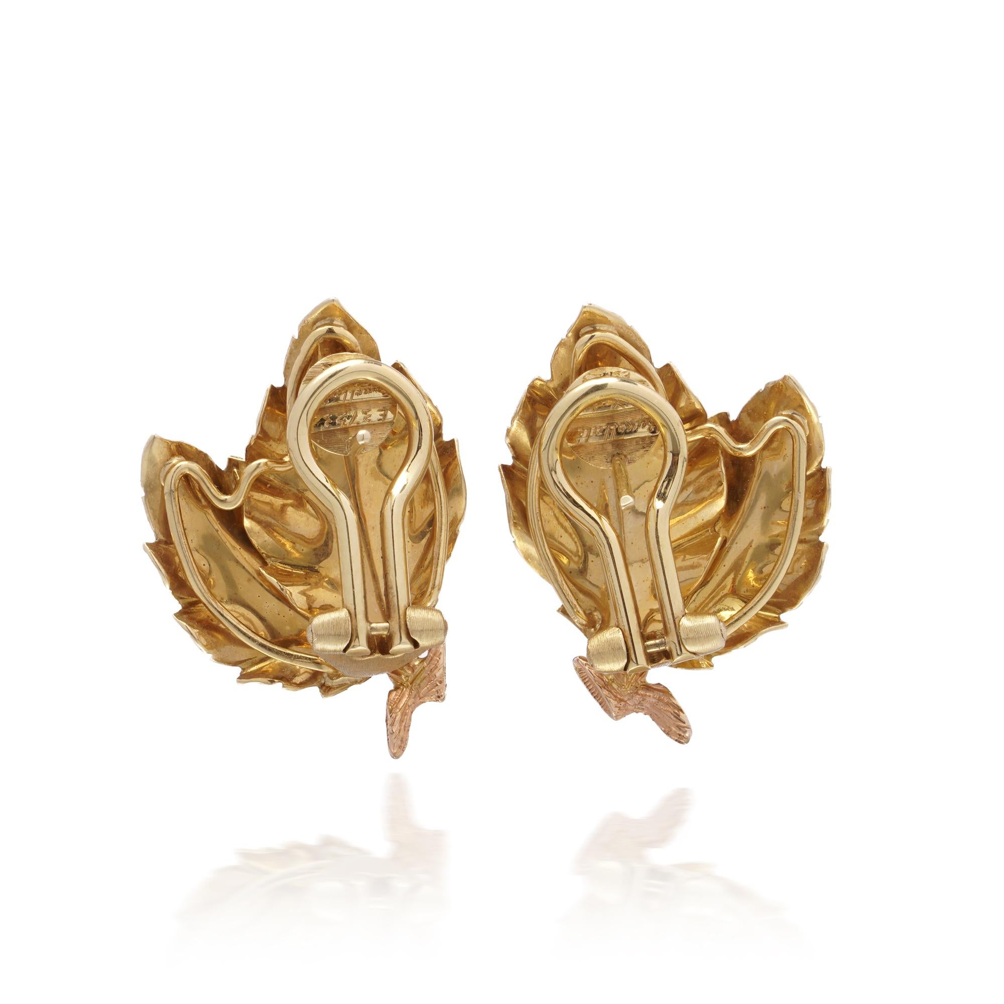 Buccellati - Boucles d'oreilles à pince en or 18 carats avec feuille en vente 1