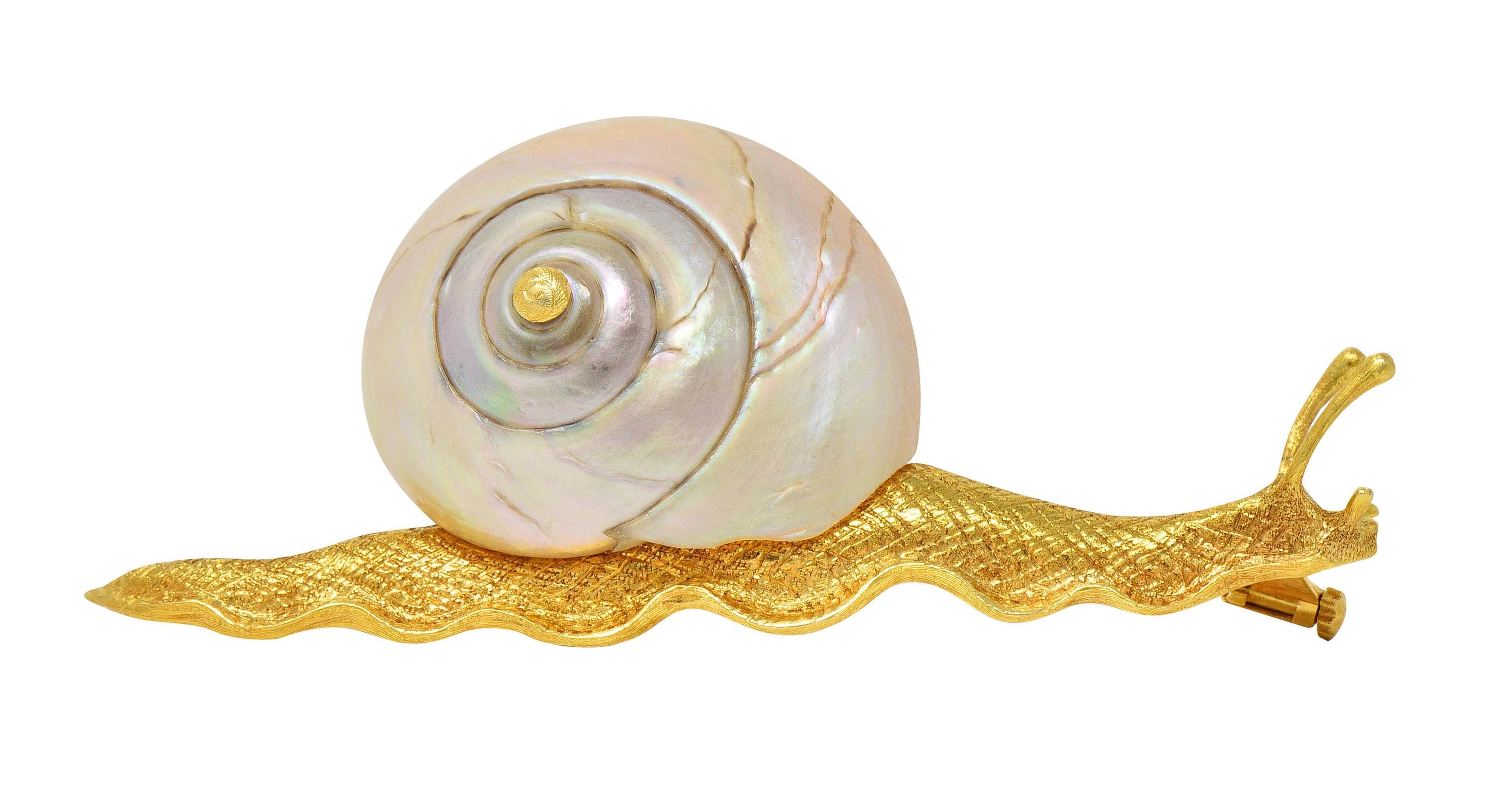 Uncut Buccellati 1960s Mother-Of-Pearl 18 Karat Gold Vintage Snail Brooch