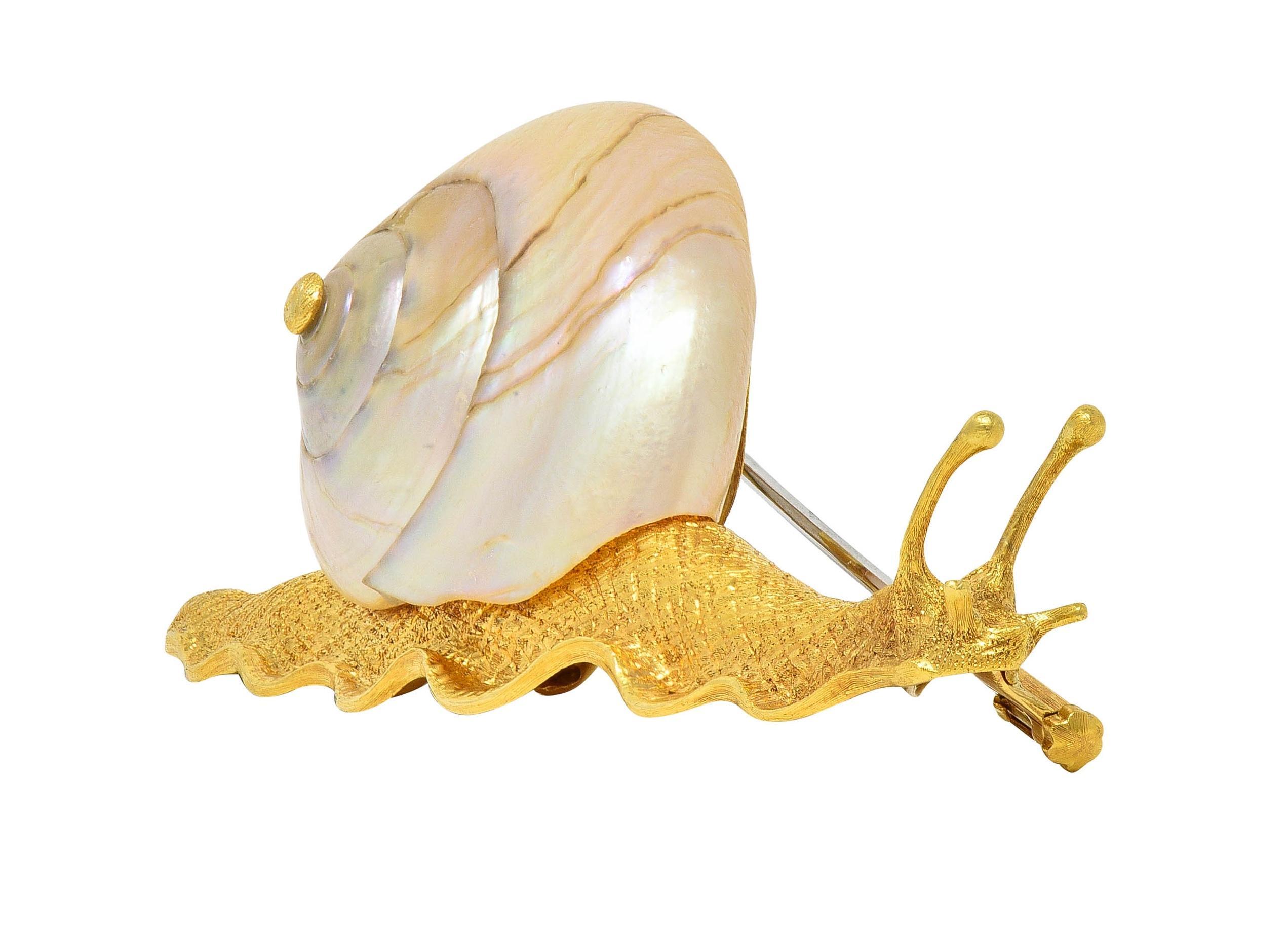 Buccellati 1960s Mother-Of-Pearl 18 Karat Gold Vintage Snail Brooch 2