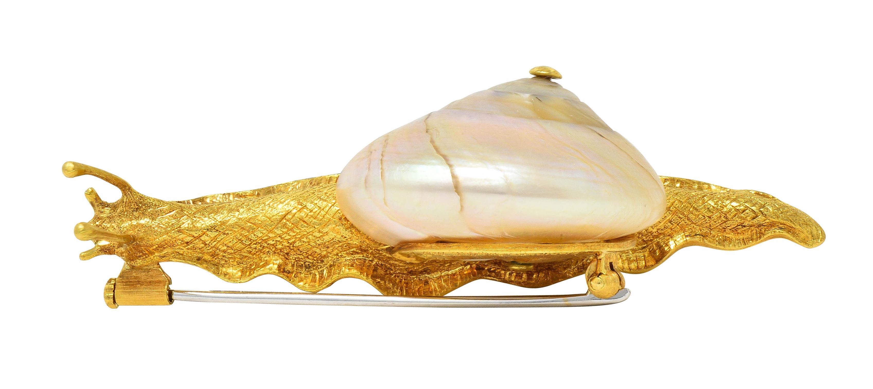 Buccellati 1960s Mother-Of-Pearl 18 Karat Gold Vintage Snail Brooch 3