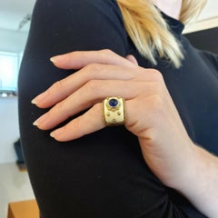 Anello Cocktail Buccellati 1970 Milano in oro giallo 18Kt con zaffiro Ceylon da 1,35 carati