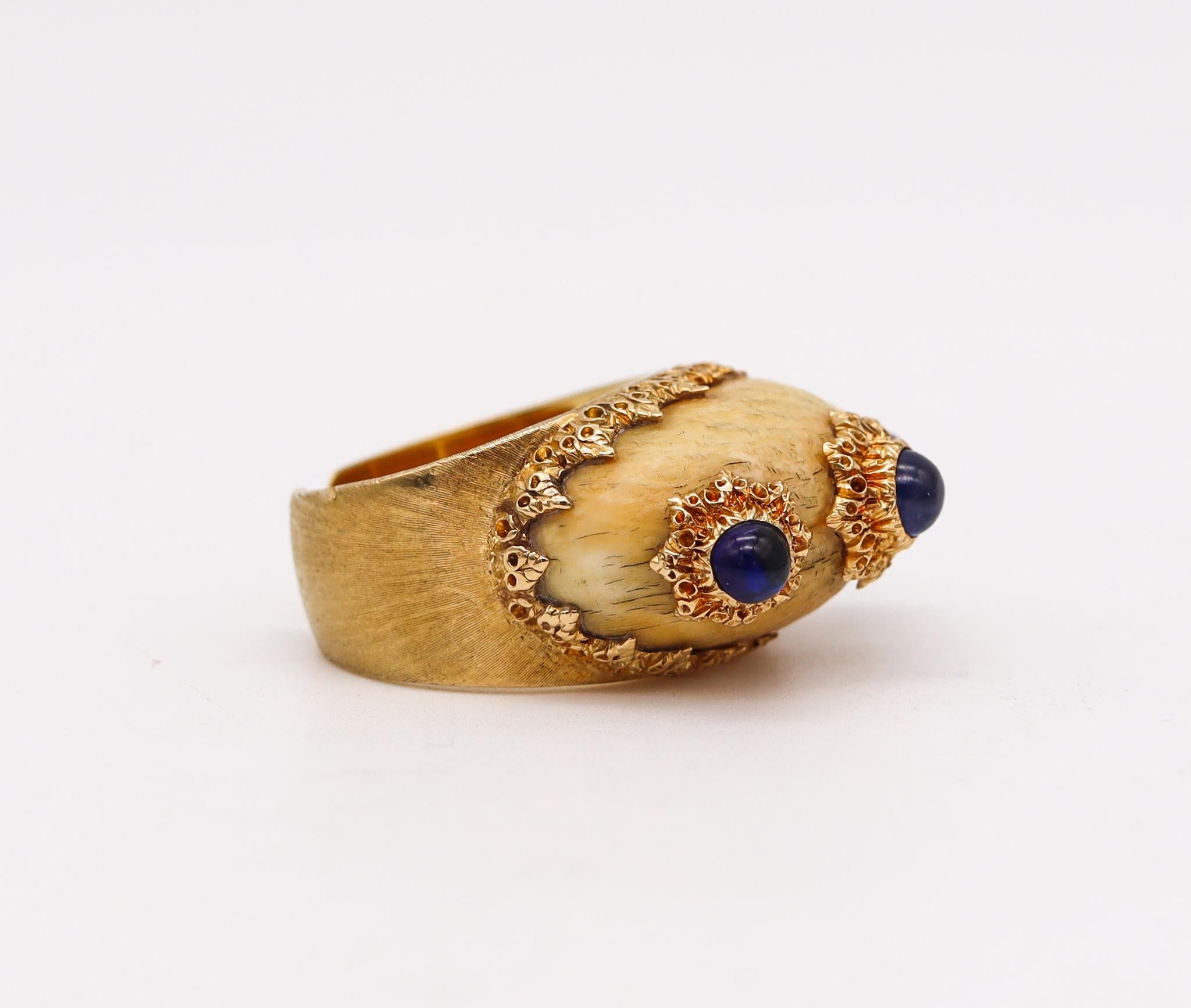 Modernist Buccellati 1970 Milano Domed Ring 18kt Yellow Gold with Three Ceylon Sapphires For Sale