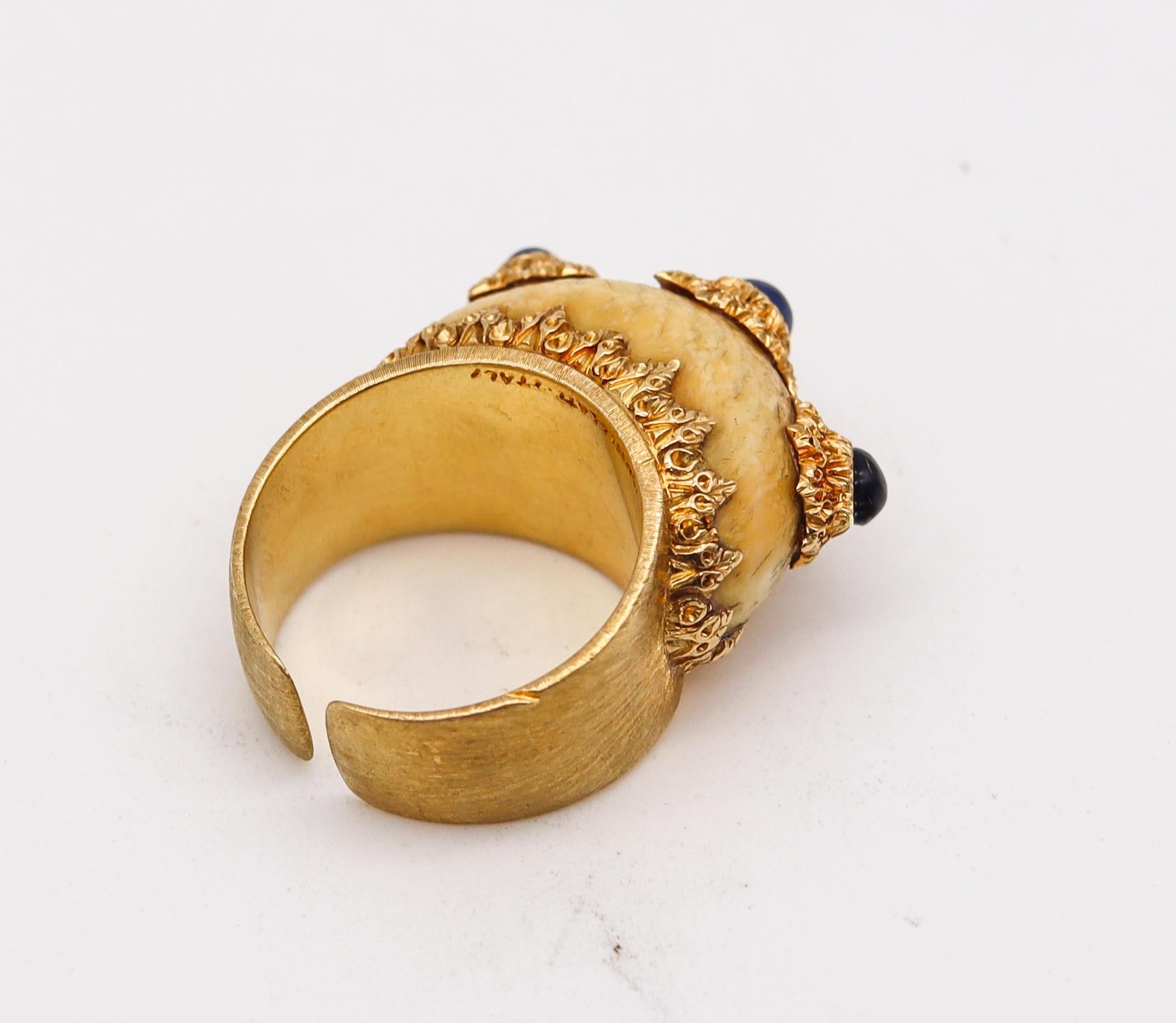 Cabochon Buccellati 1970 Milano Domed Ring 18kt Yellow Gold with Three Ceylon Sapphires For Sale