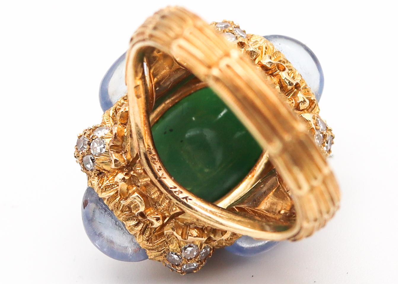 Buccellati 1970 Milano Jadeite Ring 18 Kt Gold 10.32 Ctw Sapphires and Diamonds In Excellent Condition In Miami, FL
