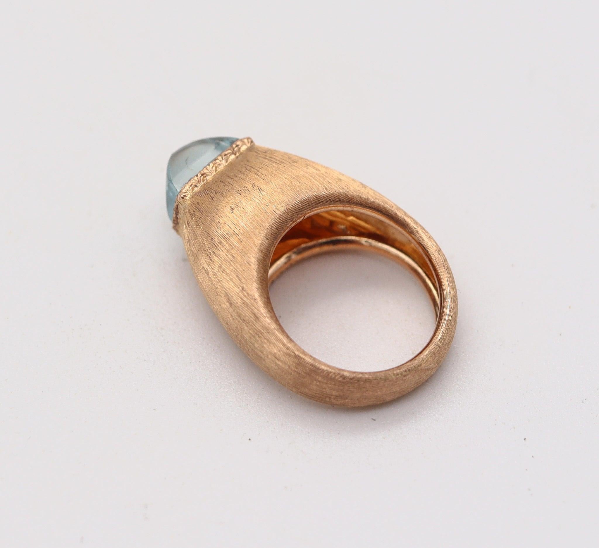 Taille cabochon « sugarloaf » BUCCELLATI 1970 Bague Piramide Milano en or jaune 18Kt avec aigue-marine en vente