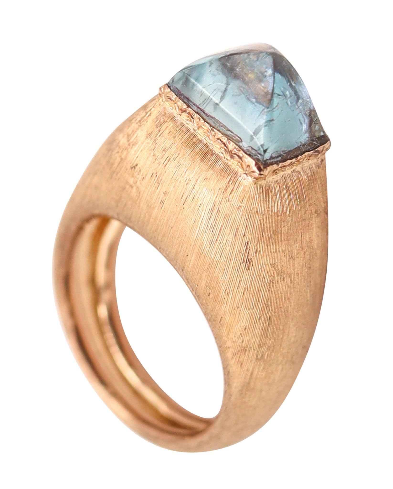 BUCCELLATI 1970 Bague Piramide Milano en or jaune 18Kt avec aigue-marine en vente