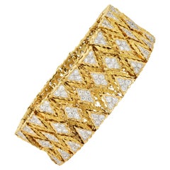 Retro Buccellati 1970s 9.15 CTW Diamond 18 Karat Yellow Gold Textured Mesh Bracelet