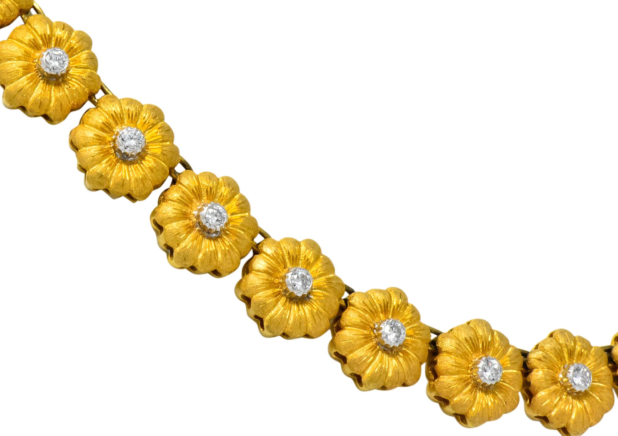 Buccellati 1970s Diamond 18 Karat Gold Flower Necklace In Excellent Condition In Philadelphia, PA