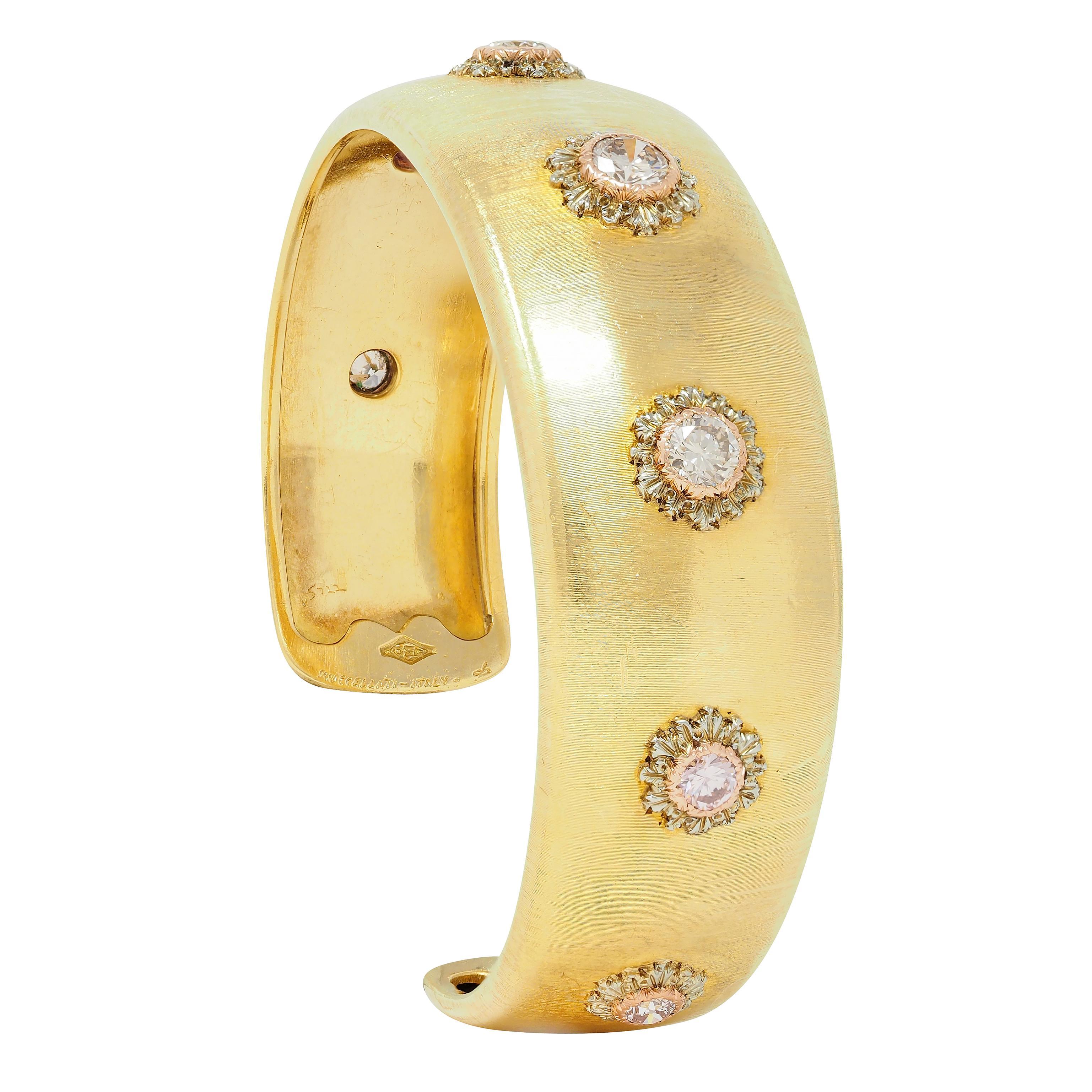 Women's or Men's Buccellati 1.98 CTW Fancy Diamond 18 Karat Gold Macri Vintage Cuff Bracelet For Sale