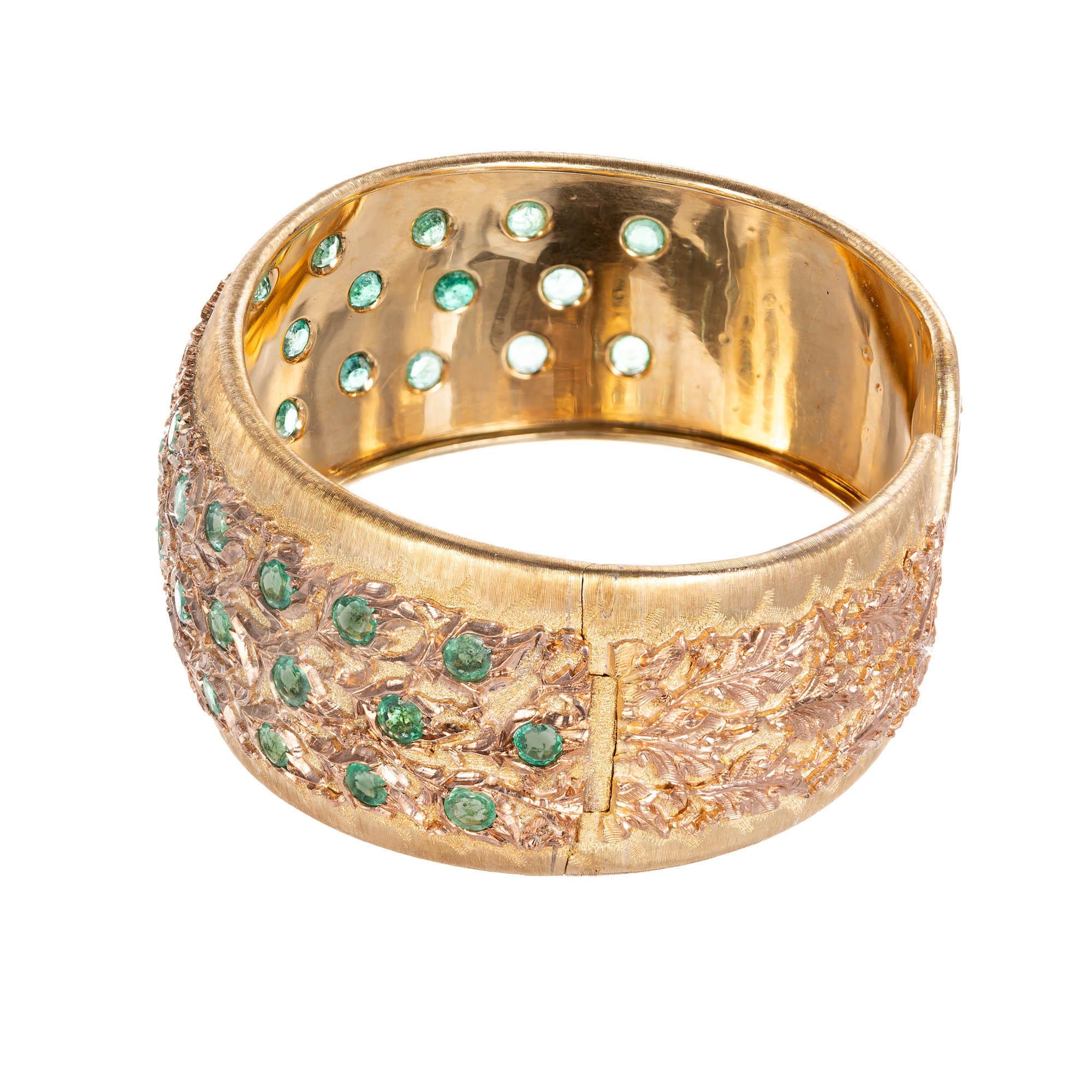 1940's emerald Cuff Bracelet in 18k yellow and rose gold by Buccellati. 39 Round emeralds 4.16cts. Authenticated and appraised by Buccellati  . Marked Buccellati taly 750. 

39 round green emeralds, Approximate 4.16 Carats 
18k yellow Gold
18k Rose