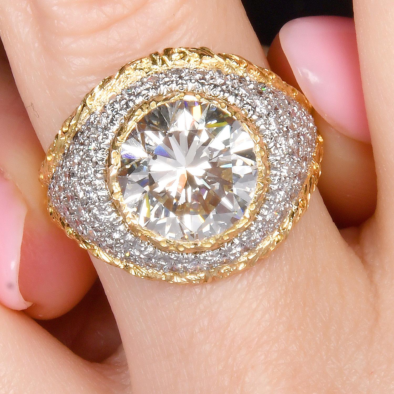 Anello di fidanzamento a cupola in oro 18K con diamante da 6,85 carati di Buccellati in vendita 1
