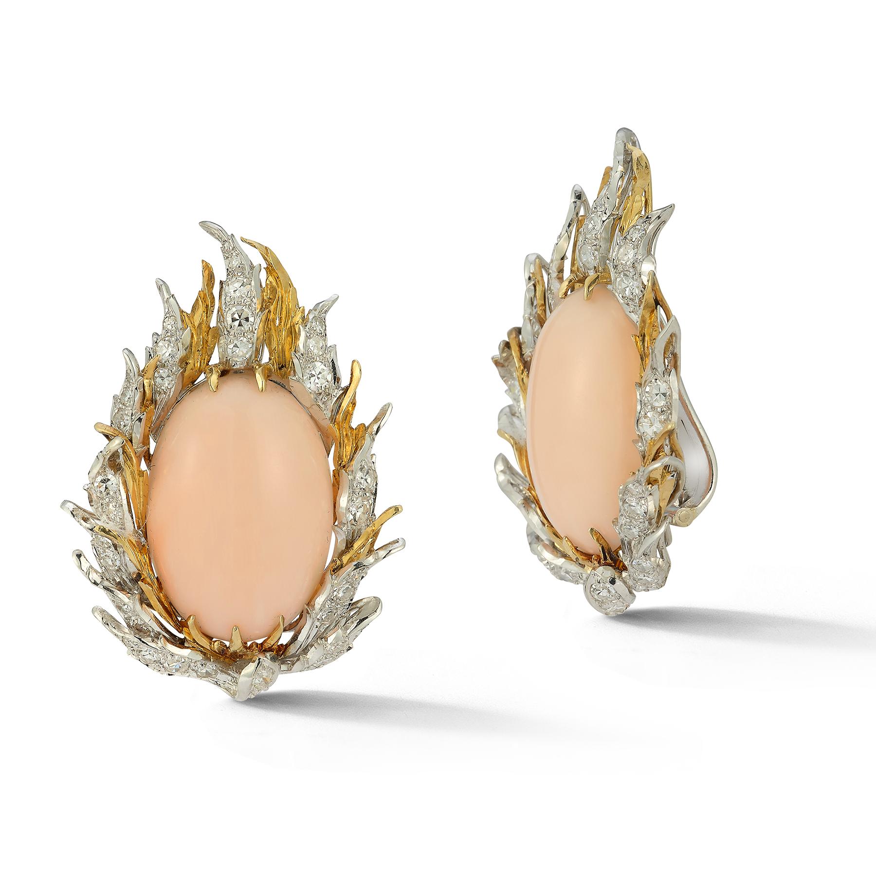 Buccellati - Boucles d'oreilles peau d'ange corail et diamants Excellent état - En vente à New York, NY