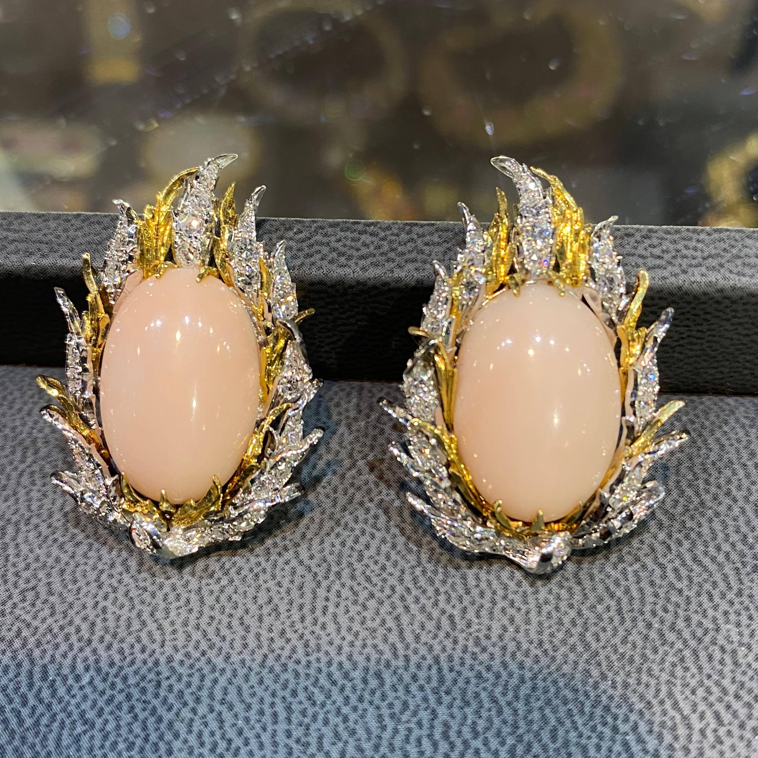 Buccellati Ohrringe aus Engelshautkoralle und Diamanten im Angebot 1