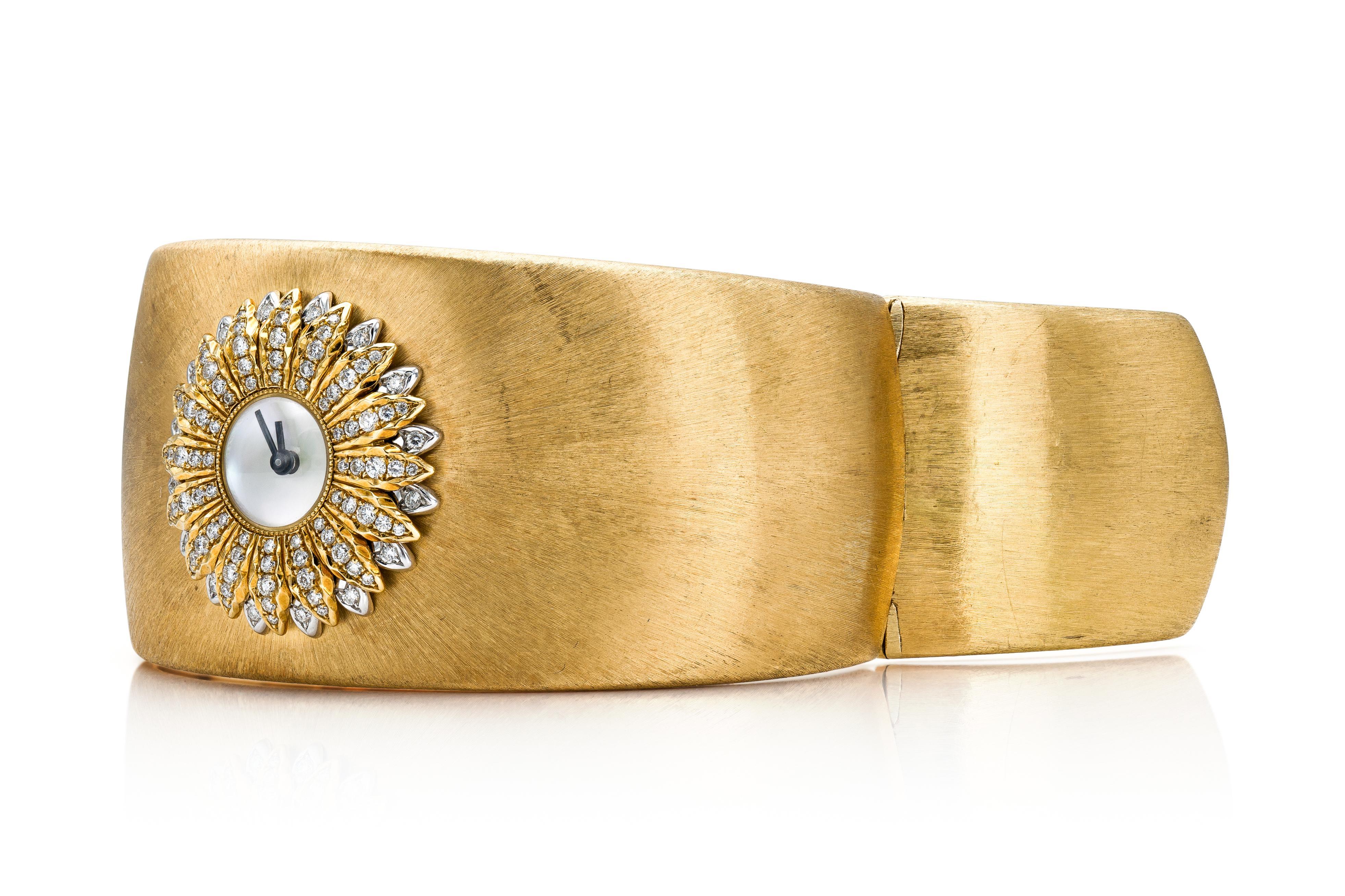 Buccellati, bracelet jonc montre anthropique en or avec diamants Bon état - En vente à New York, NY