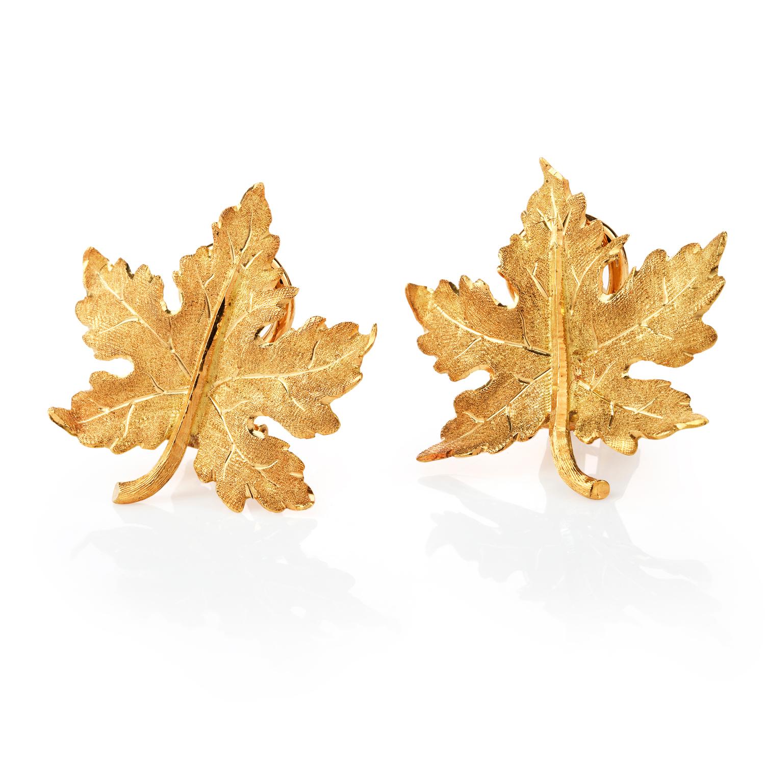 These Buccellati Earrings set the mood this fall season as they were inspired in 

an Autumn Leaf motif and crafted in 18K gold.

Measure appx. 24.28 x 23.66mm . These earrings are secured with Omega Clips.

Weight: approx. 6.7 Grams.

Remain in