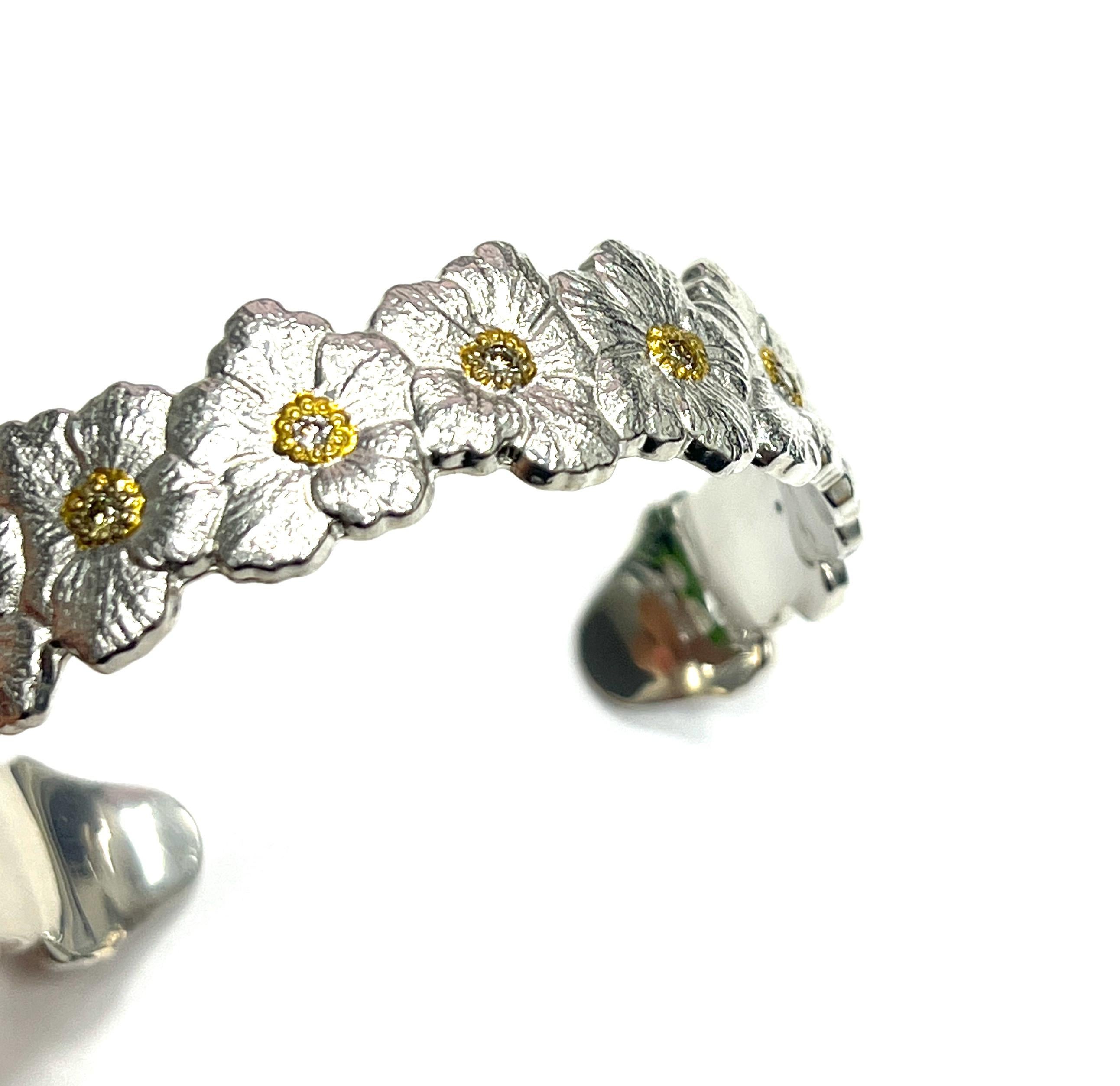 Buccellati Bracelet manchette fleurs en diamants  en vente 1
