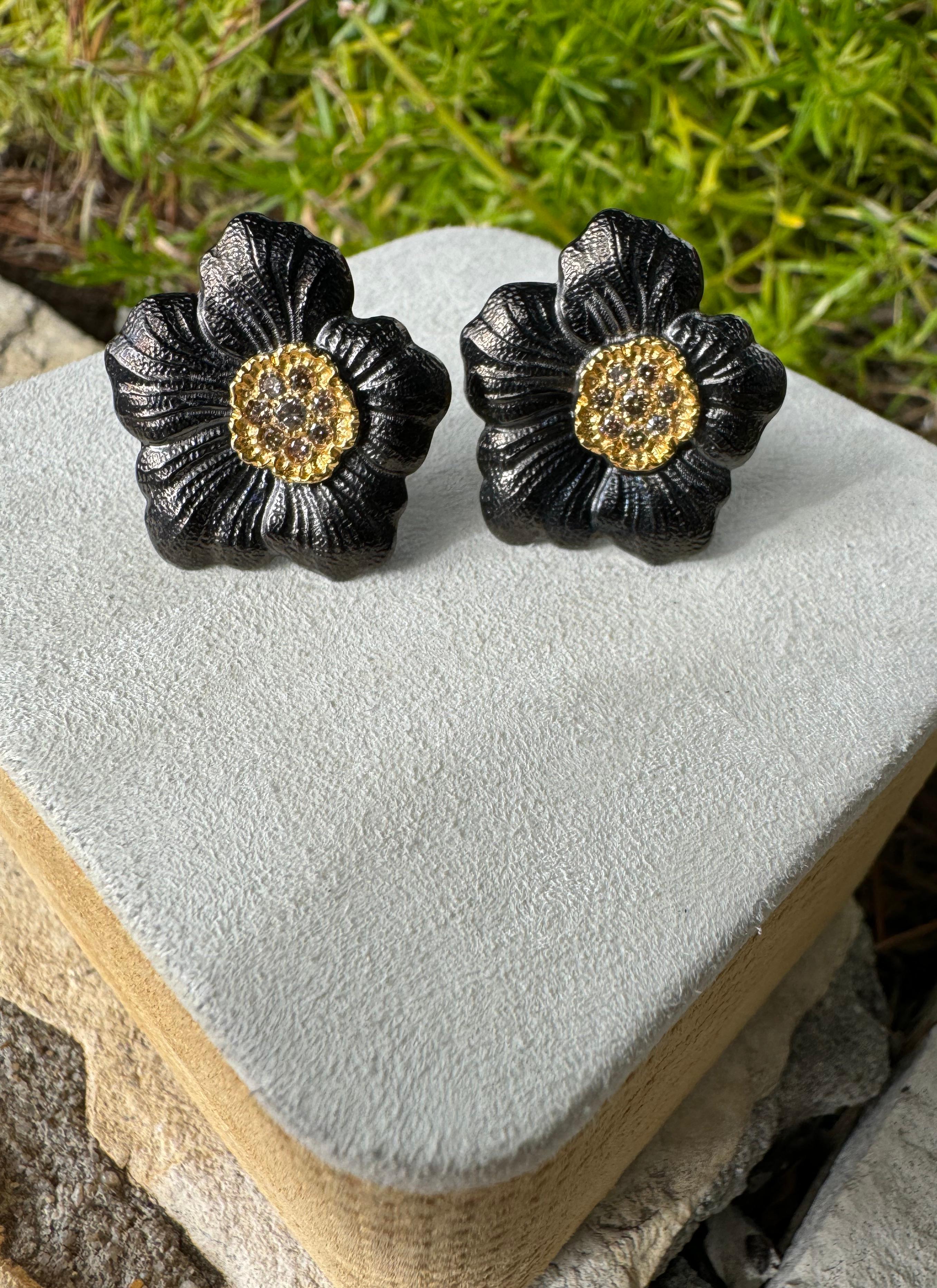 Women's Buccellati Blossoms Diamond Gardenia Button Earrings, 2.5cm For Sale
