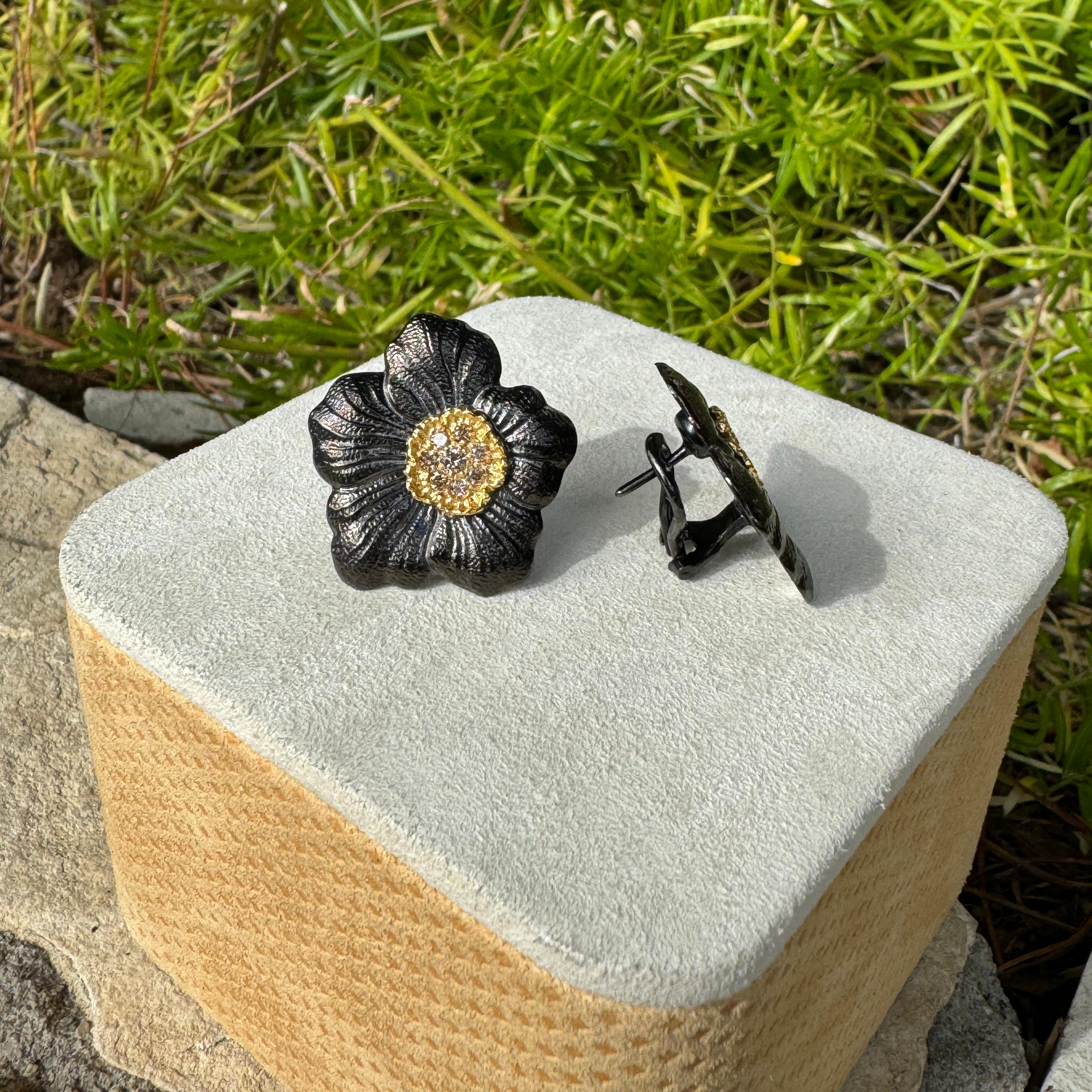 Buccellati Blossoms Diamond Gardenia Button Earrings, 2.5cm For Sale 2