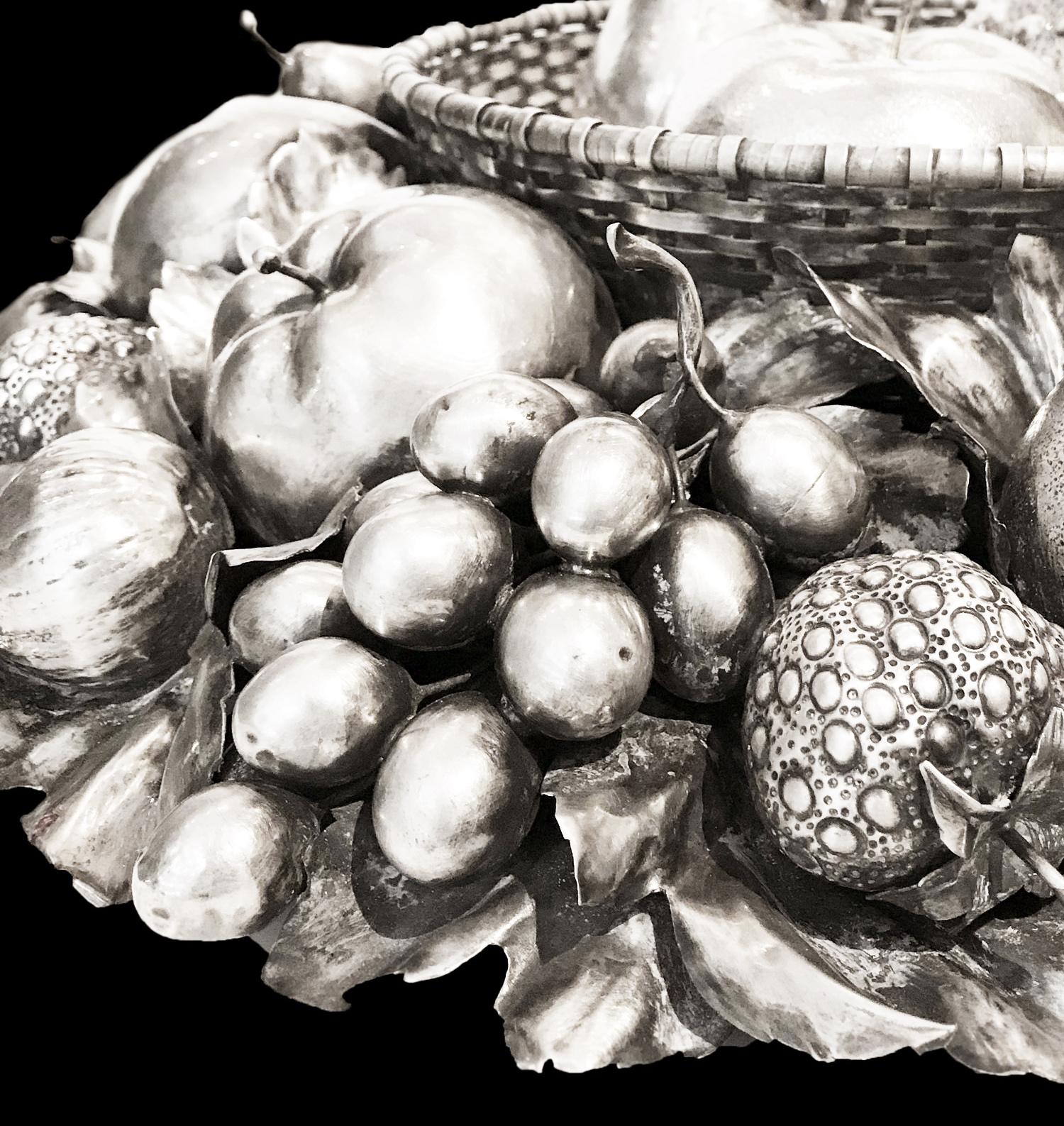 Découpage Buccellati Fruits Wreath Centerpiece , Silver Sterling, Mid 20th Century