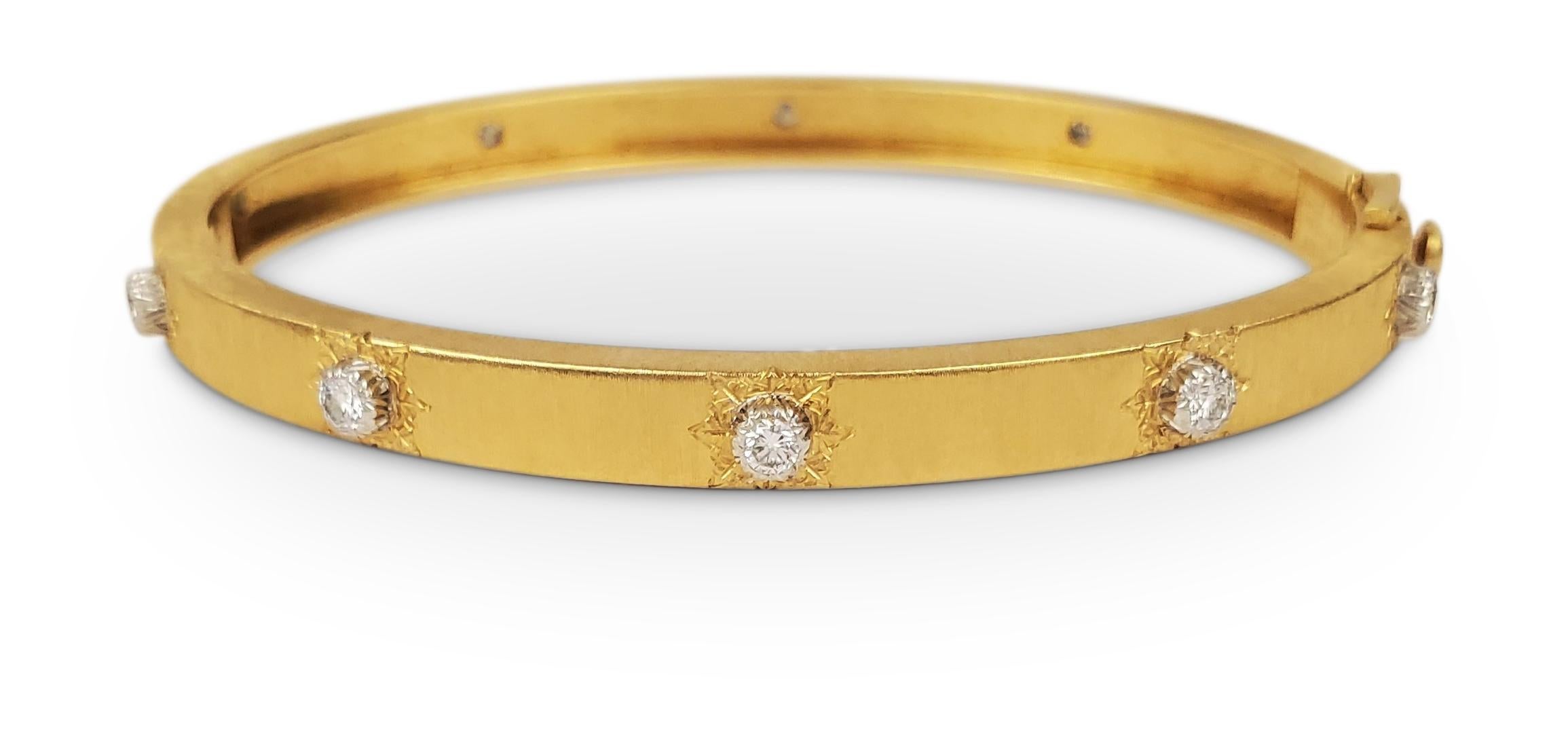 Buccellati 'Classica' Gold and Diamond Bangle In Excellent Condition In New York, NY