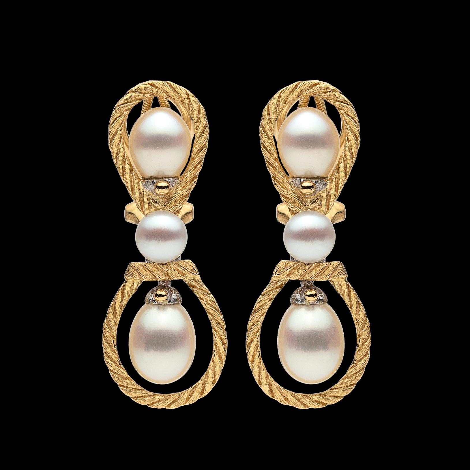 Buccellati Cultured Pearl and 18 Karat Gold Earrings In Excellent Condition In San Francisco, CA