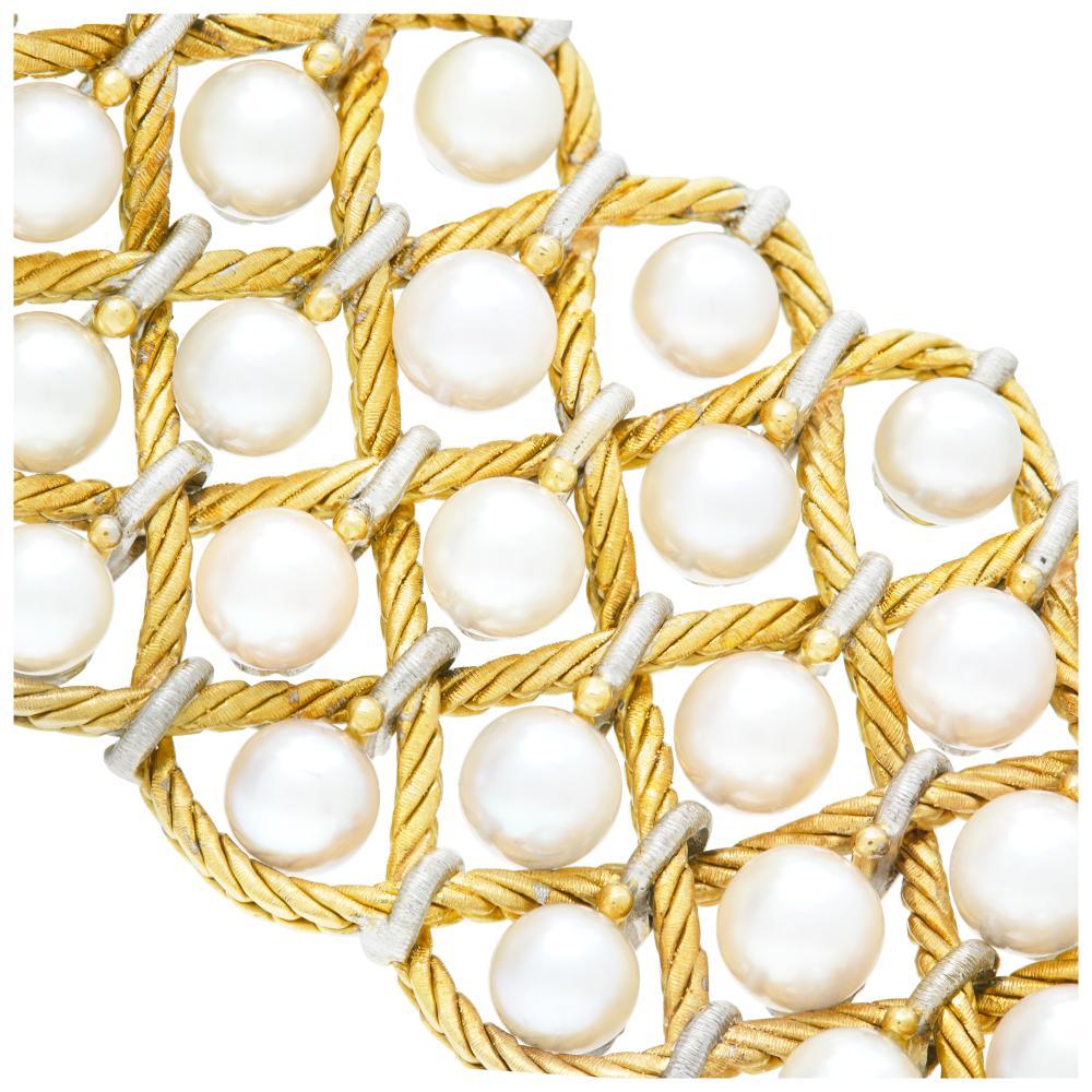 Women's Buccellati cultured pearls necklace on yellow & white gold woven lattice motif