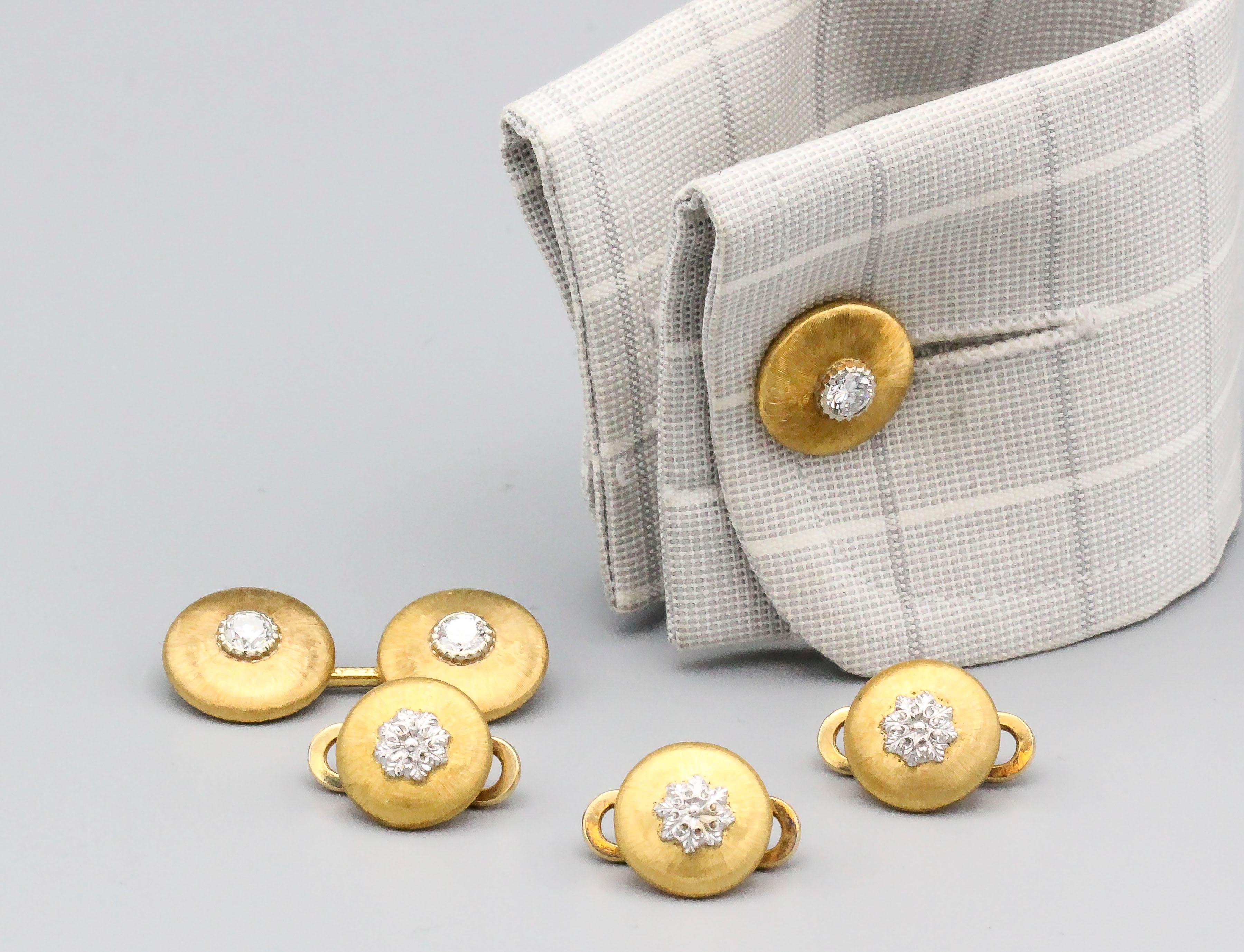 Set aus Manschettenknöpfen und 3 Ohrsteckern, Diamant und 18 Karat Gold von Cccellati im Zustand „Gut“ im Angebot in New York, NY