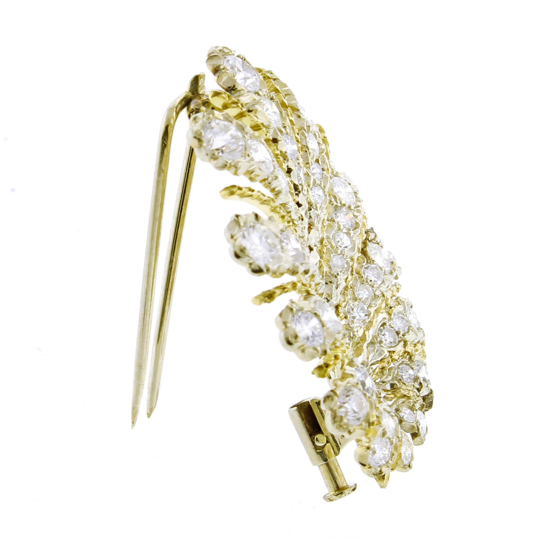 Buccellati Diamond Leaf Brooch In Excellent Condition In Bethesda, MD