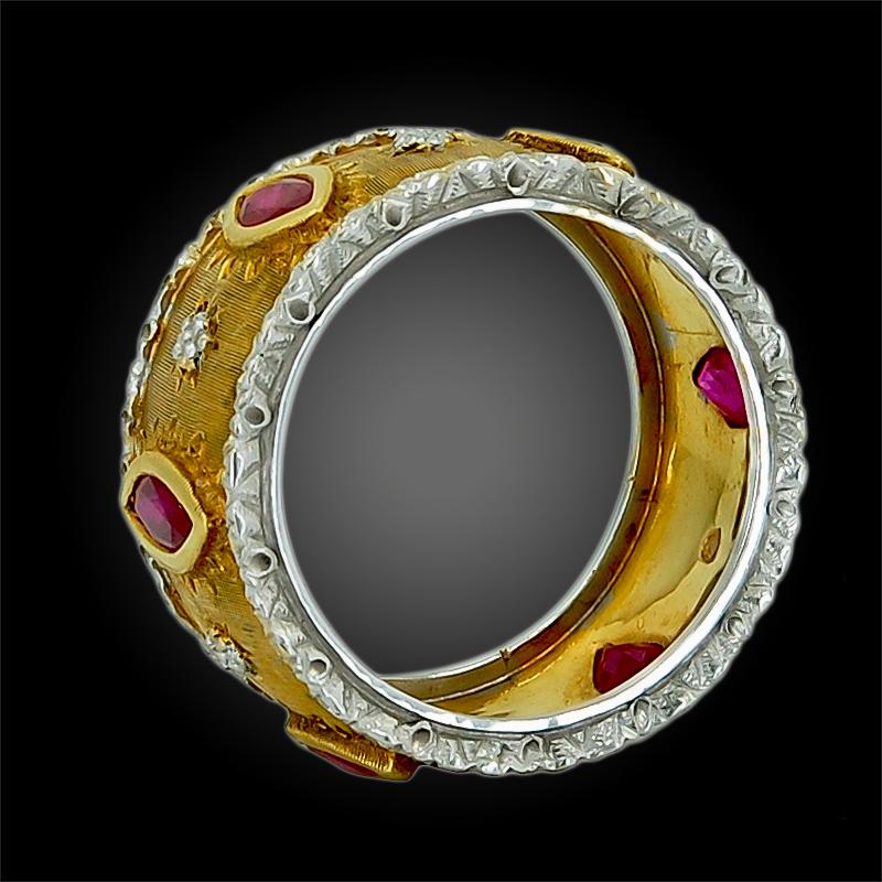 Buccellati Diamond, Ruby Gold Ring In Good Condition In New York, NY