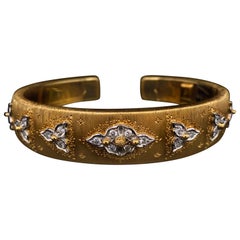 Buccellati Diamond Set 18 Karat Yellow Gold Bangle